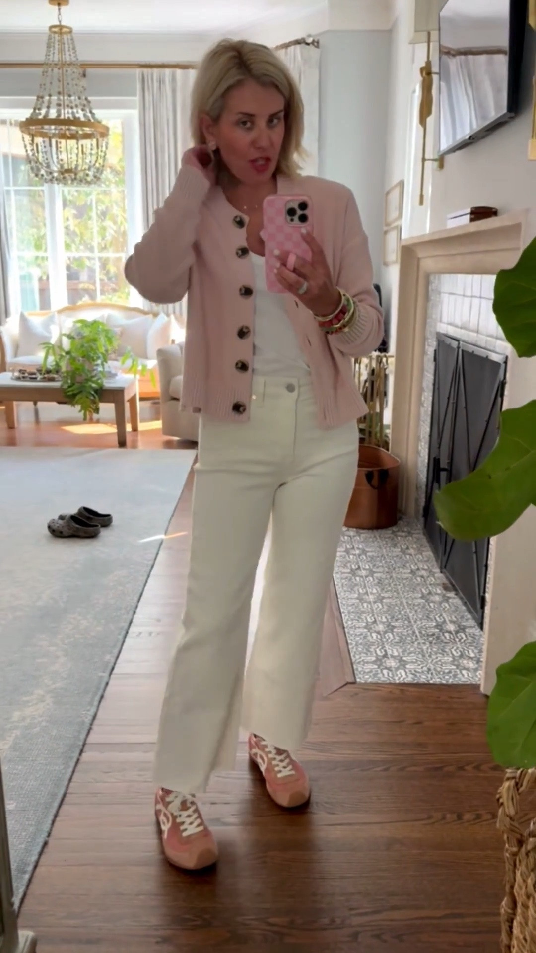 OOTD. I’m headed to meet some friends for lunch. Wearing xs in sweater & tee, 26 jeans & 8 sneaker. 
*Use Loopy code mixandmatchmadness 
*Use Allie + Bess code Catherine20

#LTKootd #LTKdayinmylife #LTKmomlife