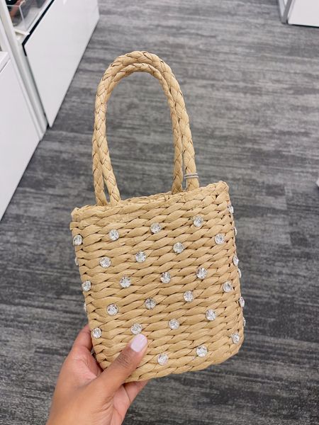 snagged this cutie little bag for spring/summer!!! 

#LTKstyletip #LTKfindsunder50 #LTKSeasonal