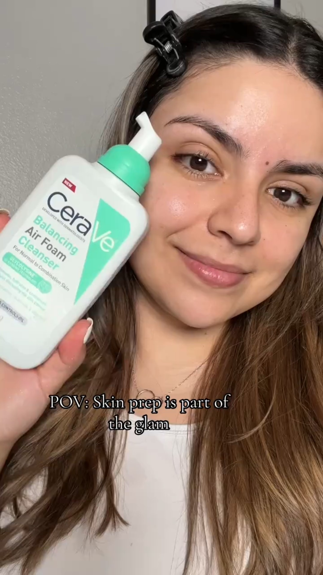 #GiftedProduct: Your friendly reminder that the makeup will only look as good as the skin underneath it. 🥰

Using the @cerave Balancing Air Foam Cleanser gives that clean face feeling, not tight, which is exactly what you want before makeup.🫧

This is one of those behind-the-scenes steps that doesn’t get enough credit — a balanced cleanse makes all the difference in how makeup applies, blends, and wears throughout the day 💄

#ceraveairfoam #cerave #azmua #skincareroutine


#LTKmomlife #LTKBeauty #LTKselfcare