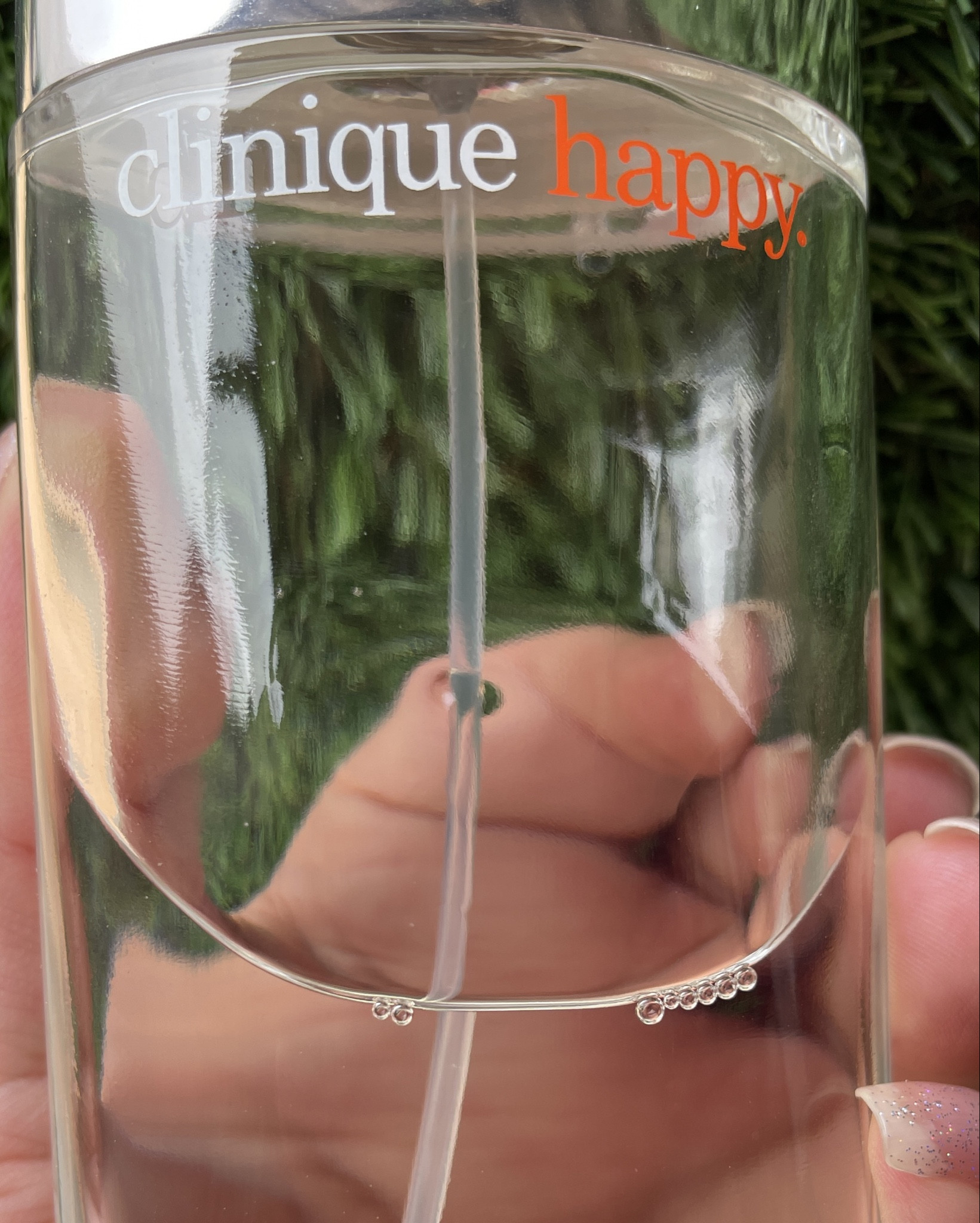 A representação da felicidade em um frasco Clinique Happy 
Esse é um perfume que representa a felicidade alegria leveza e bem estar
Um importado que não é nada divulgado porém merece ser
Você precisa conhecer

#LTKbrasil #LTKbeleza