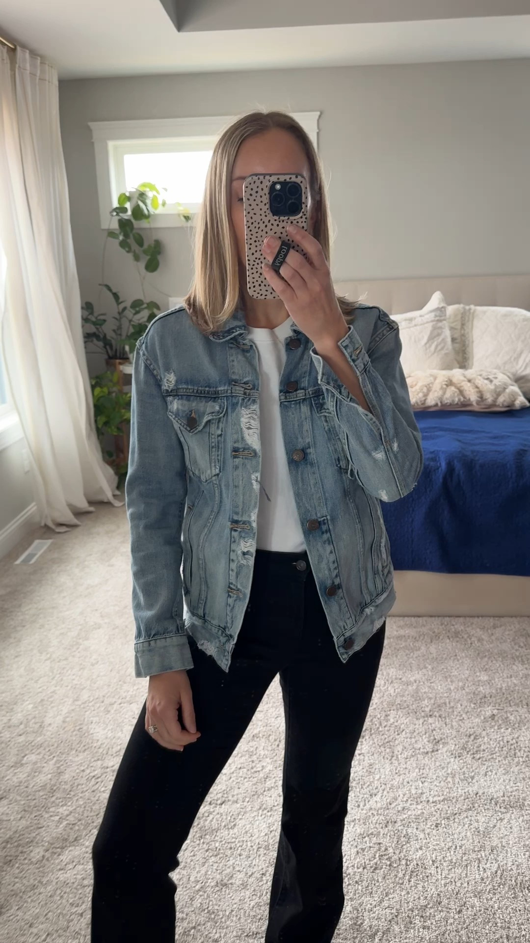 Black pants and denim will always be a good idea.



#LTKStyleTip #LTKSeasonal