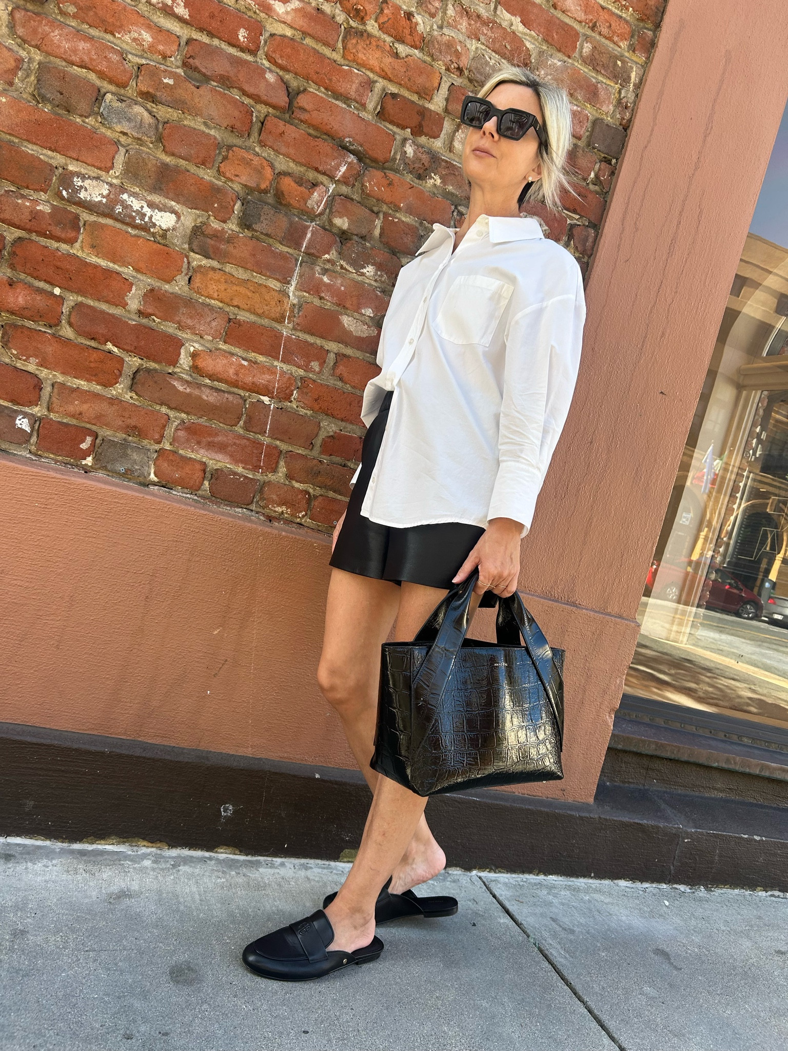 classics and mixing texture. #aninebing #blackandwhite #leather 

#LTKStyleTip #LTKSeasonal #LTKOver40