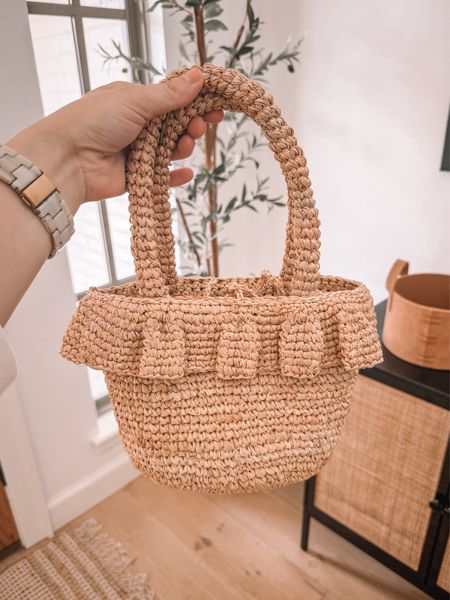 The cutest little straw bag EVER 

#LTKSeasonal #LTKItBag #LTKStyleTip