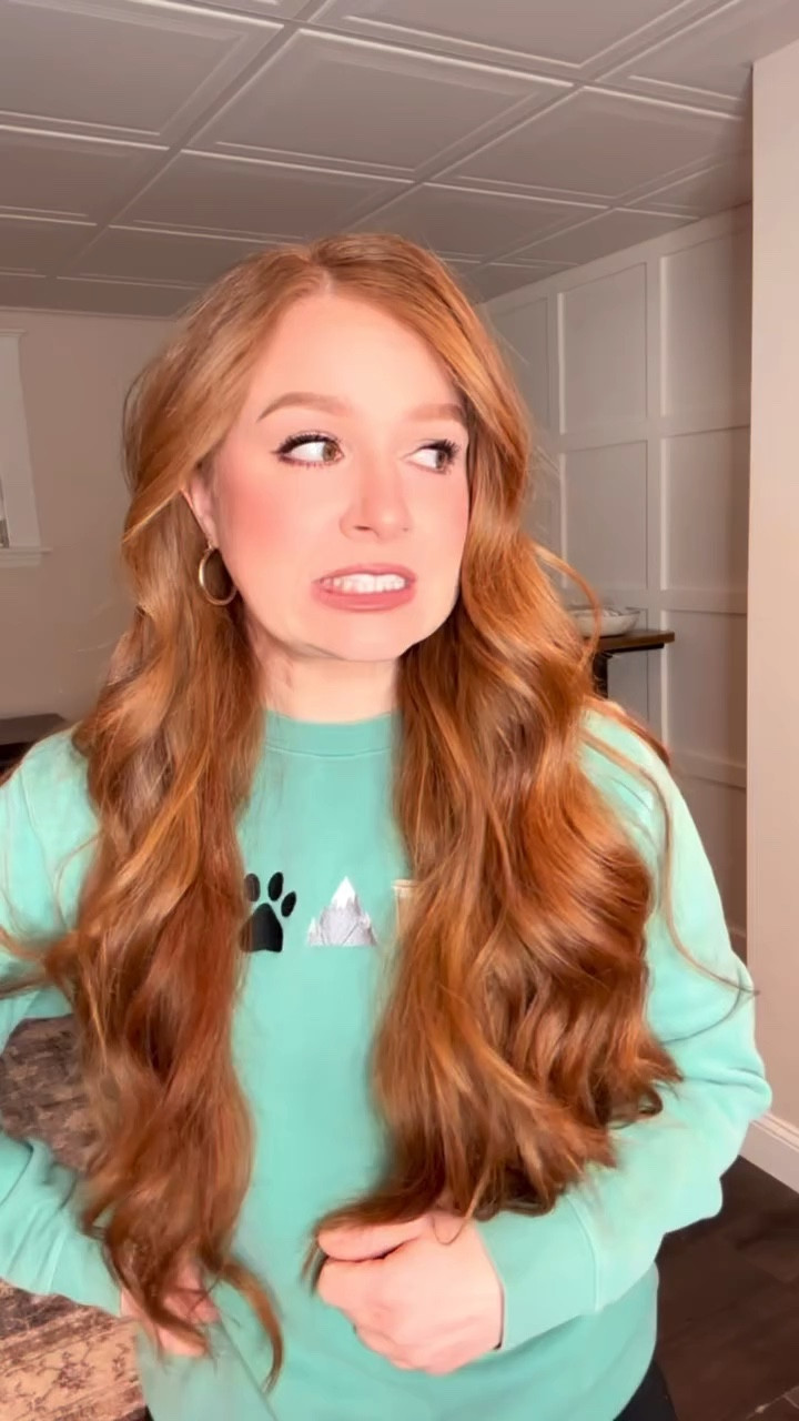 This winter has been brutal and having the ambition to get all my steps in has been at an all time low. I decided to change that and found this motorized desk from @Wayfair ! I put it over my walking pad and now I can get computer work done and get steps in all at the same time! Plus the time passes so much faster this way! 👏🏻

#wayfaircreator #wayfairelevate #wayfairfinds