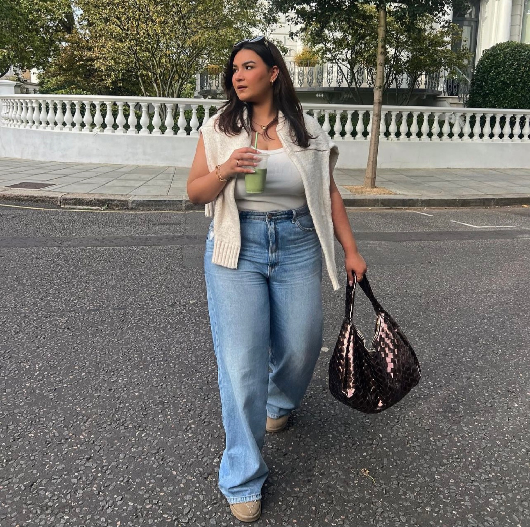 Simple jeans and jumper on the shoulder outfit 🫶🏼

#LTKstyletip #LTKeurope #LTKmidsize