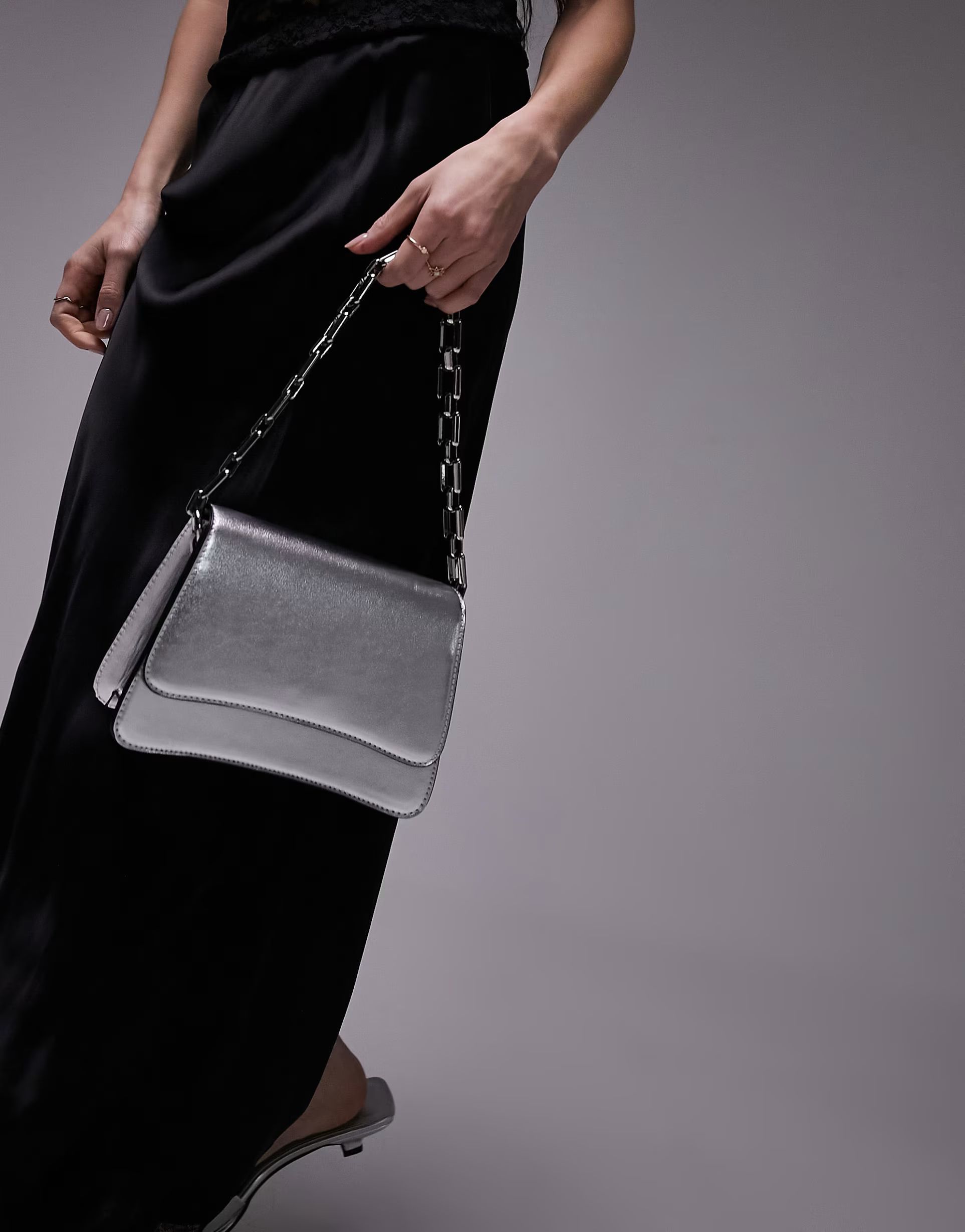 Topshop Seema shoulder bag with chunky chain in silver | ASOS (Global)