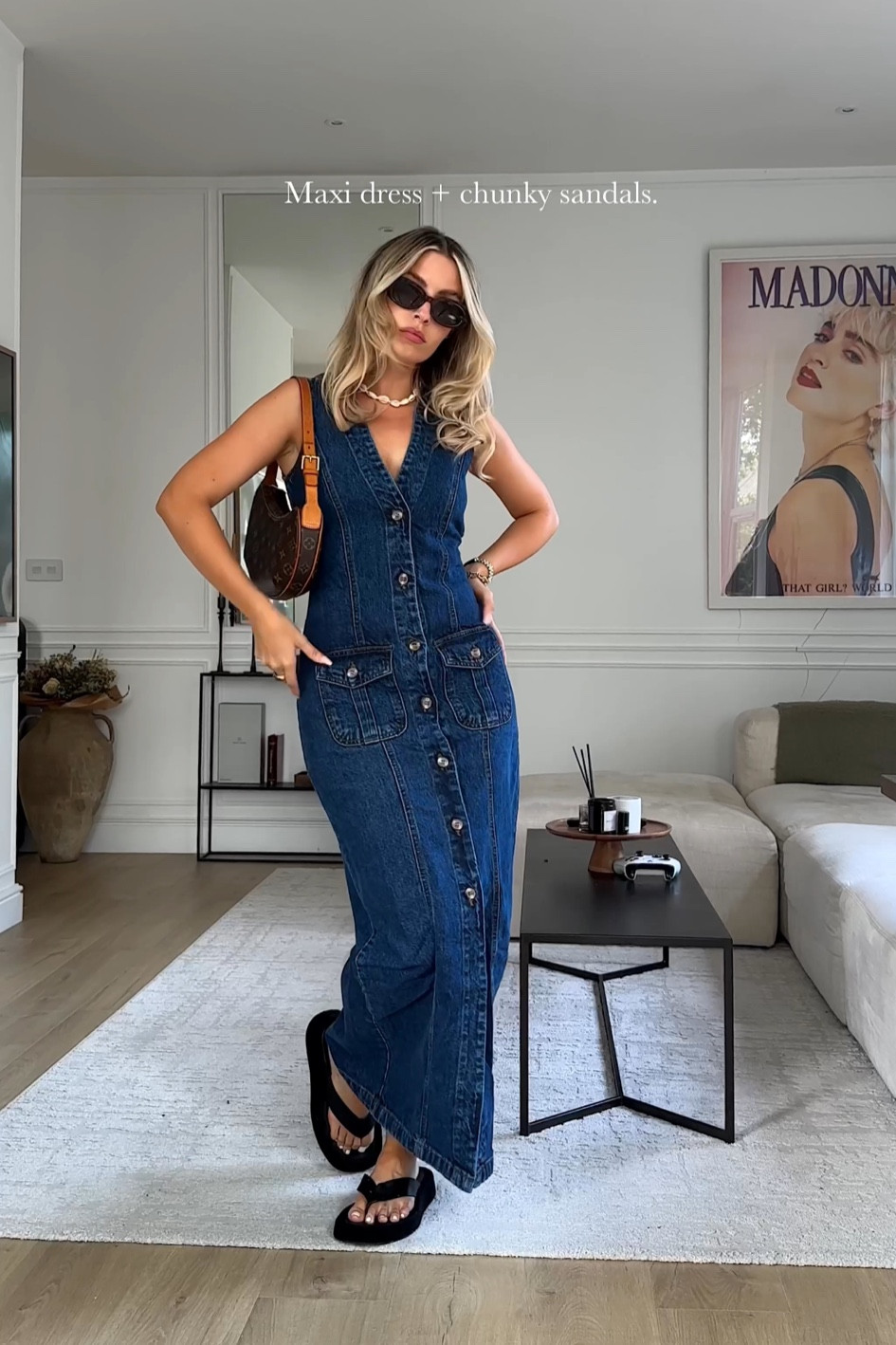 Bag is LV Croissant.
Sandals are super old so have linked alternatives.