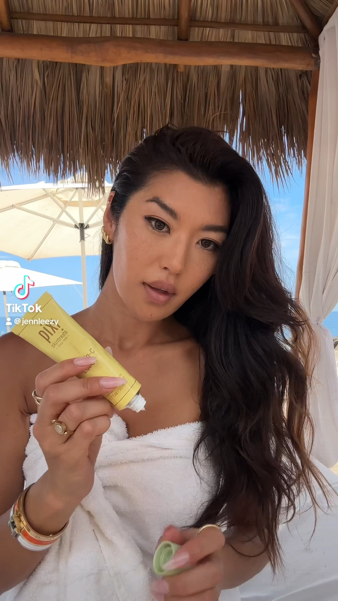 Island glow skin and makeup

#LTKSeasonal #LTKGiftGuide #LTKFindsUnder50