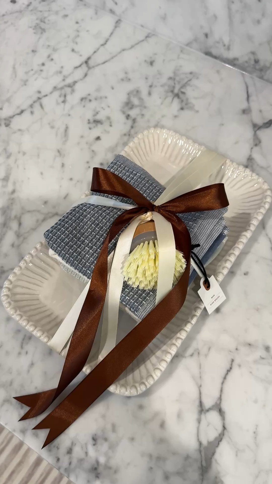 Cute and easy hostess gift! 