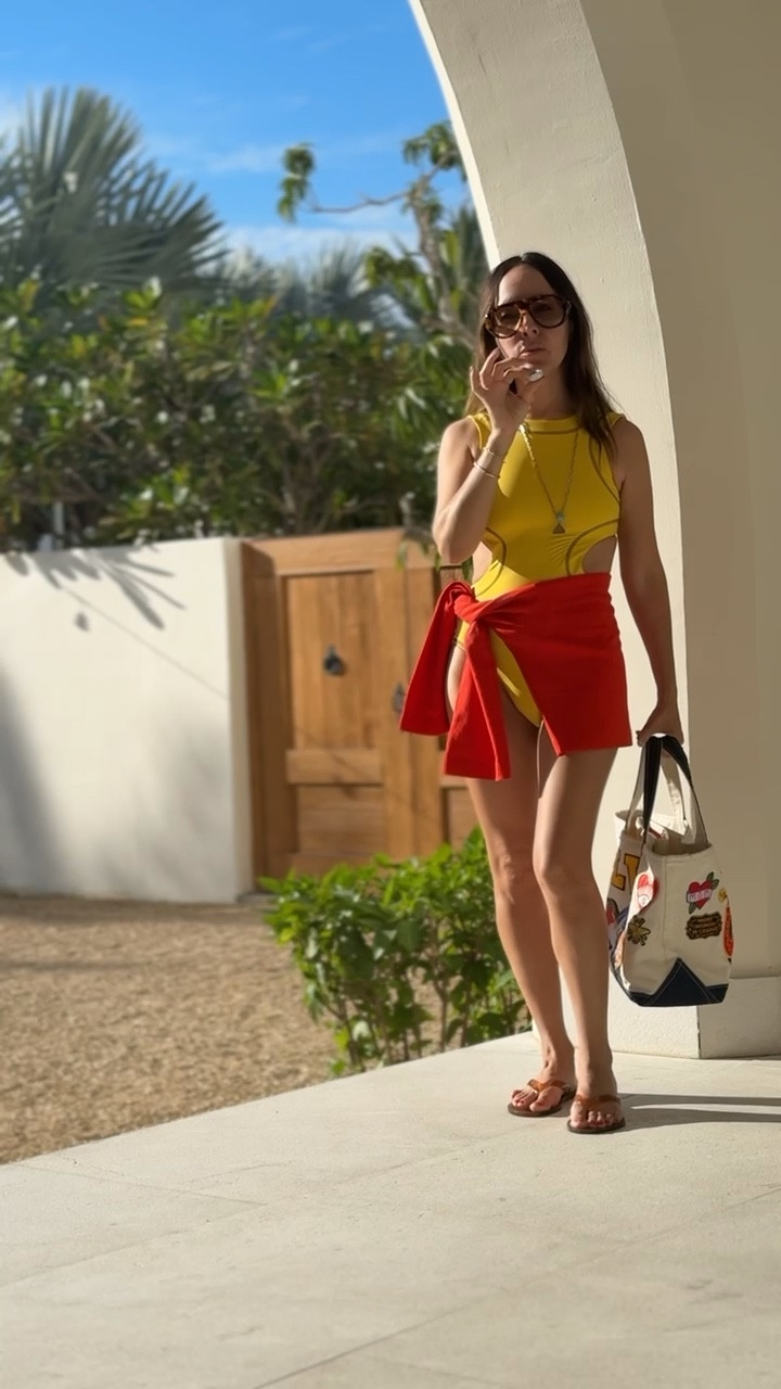 Adult pool day & here’s what I’m wearing! This red tee (tha doubles as a cover up) is such an essential to have in your closet 

#LTKmomlife #LTKTravel #LTKootd