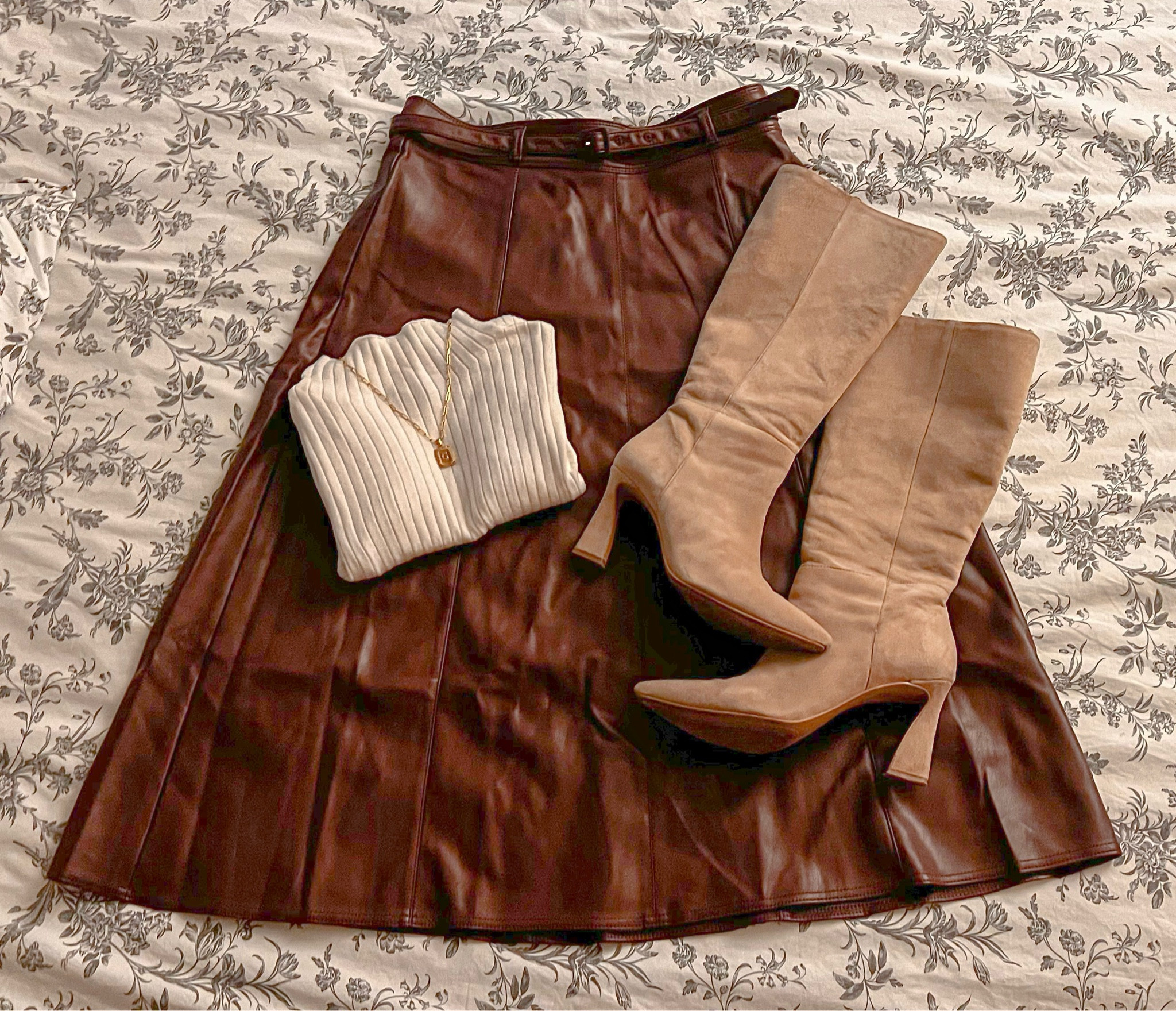 The perfect fall workoutfit! Leather is really my new go to fall look and I promise it doesn’t dissappoint.

#LTKworkwear #LTKfindsunder100 #LTKstyletip