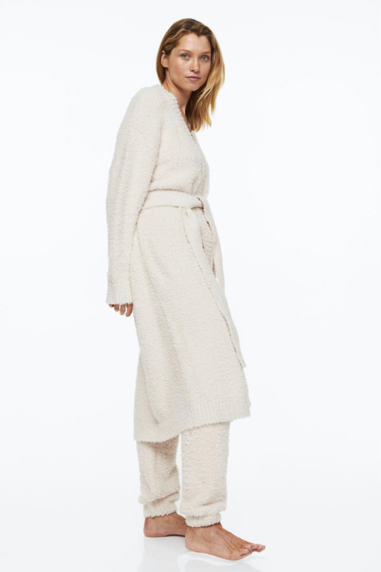 the best robe ever! also feels exactly like a barefoot dreams blanket! i’m obsessed!!