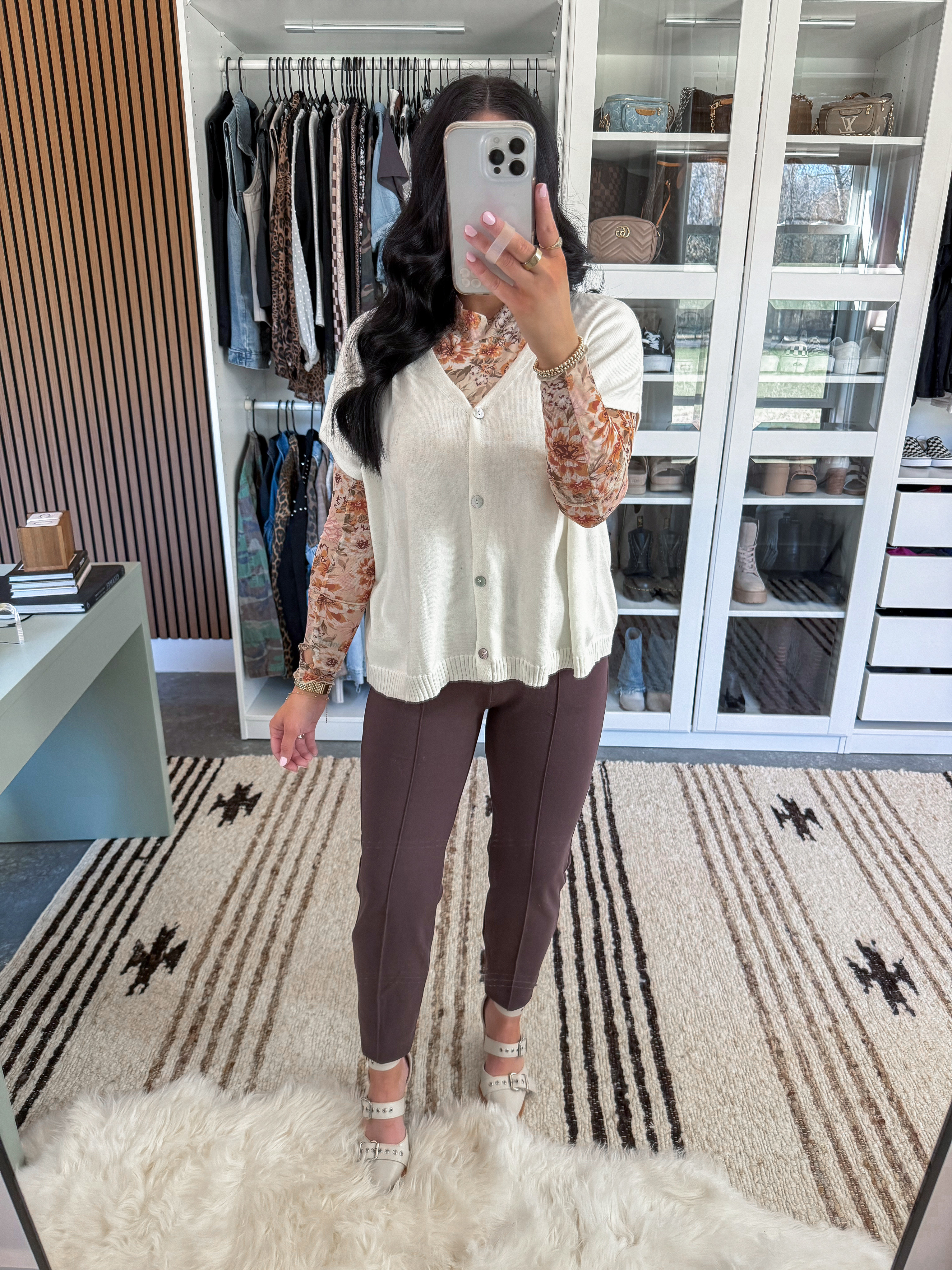 Bump Friendly Comfortable Outfit for the Office 🤍

Floral Top - small (beige floral fragments color)
Button Down - sized up one to a medium for a more oversized fit (white color)
Pants - small - super stretchy & long, I have mine cuffed under! (brown color)

I love this neutral look with the pop of floral print - makes for a super comfortable office outfit option! These pants are so soft (& super stretchy!), so depending on your office setting, you may want to opt for a longer top! Or if you want to style this look more casually for a laid back office, I’d wear a white basic white tee, add a duster cardigan & some white sneakers! (Side note: these pants have incredible length, so I actually have mine tucked under for a more ankle style/cropped look!)

*Alternative options listed above will also be linked! 

 

 

#LTKWorkwear #LTKFindsUnder50 #LTKBump