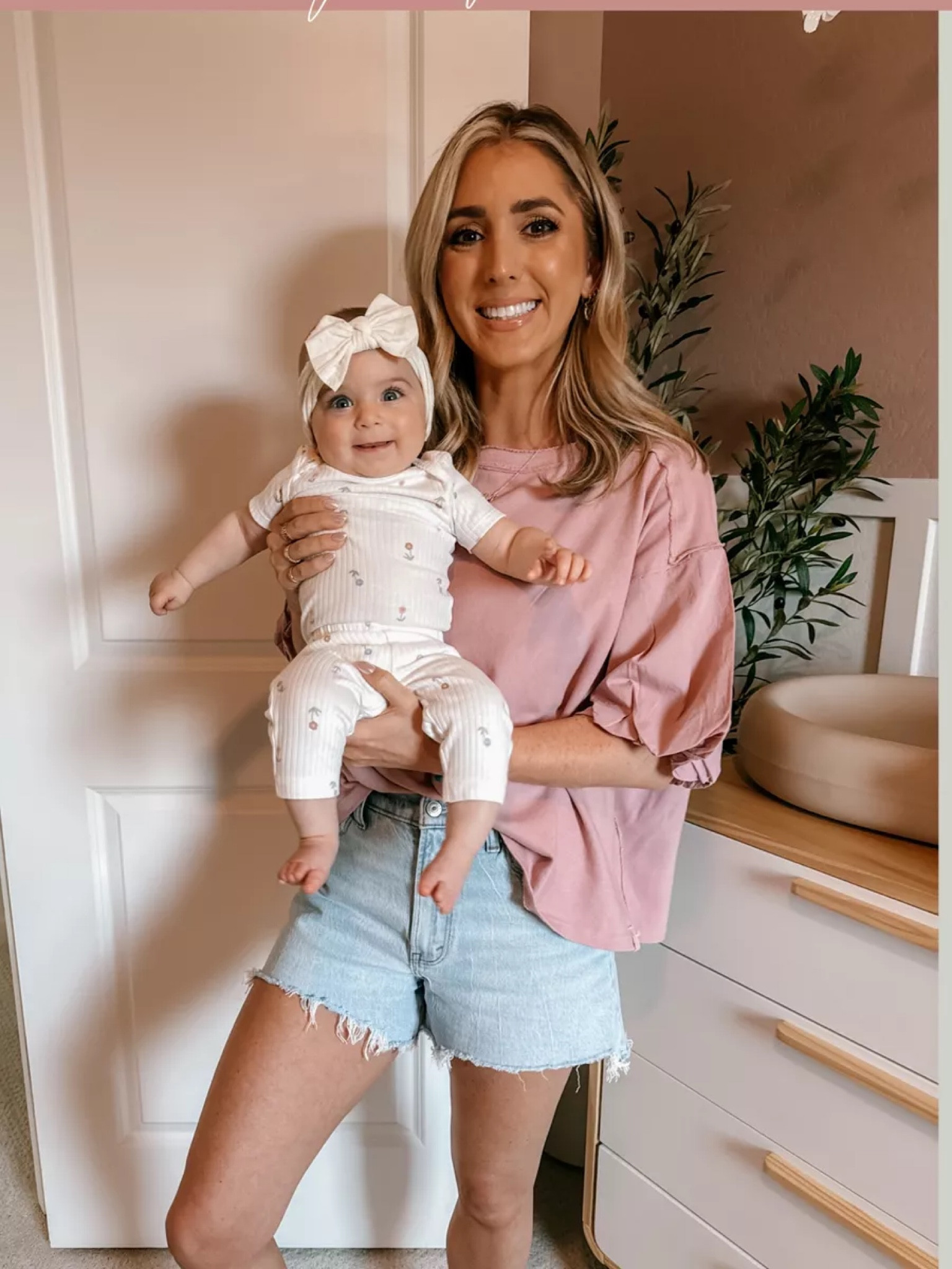 Brooklyn is wearing the cutest baby bodysuit and leggings that are part of sets from Carters just one you at Target!! They run true to size. 

Target
Baby outfits
Baby Sets

#LTKFindsUnder100 #LTKFindsUnder50 #LTKBaby