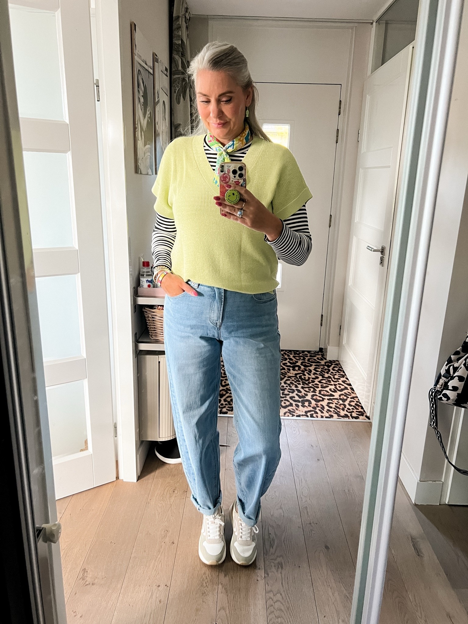 OOTD - Maandag. Lime kleurige spencer (Vero Moda M), zwart/wit gestreepte longsleeve (M), barrel fit jeans (https://pzz.to/GeusKJ/Norahbarreljeansmt38 maat 38), chunky sneakers in pastelkleuren van Hub.

#LTKnederlands #LTKeurope #LTKmidsize