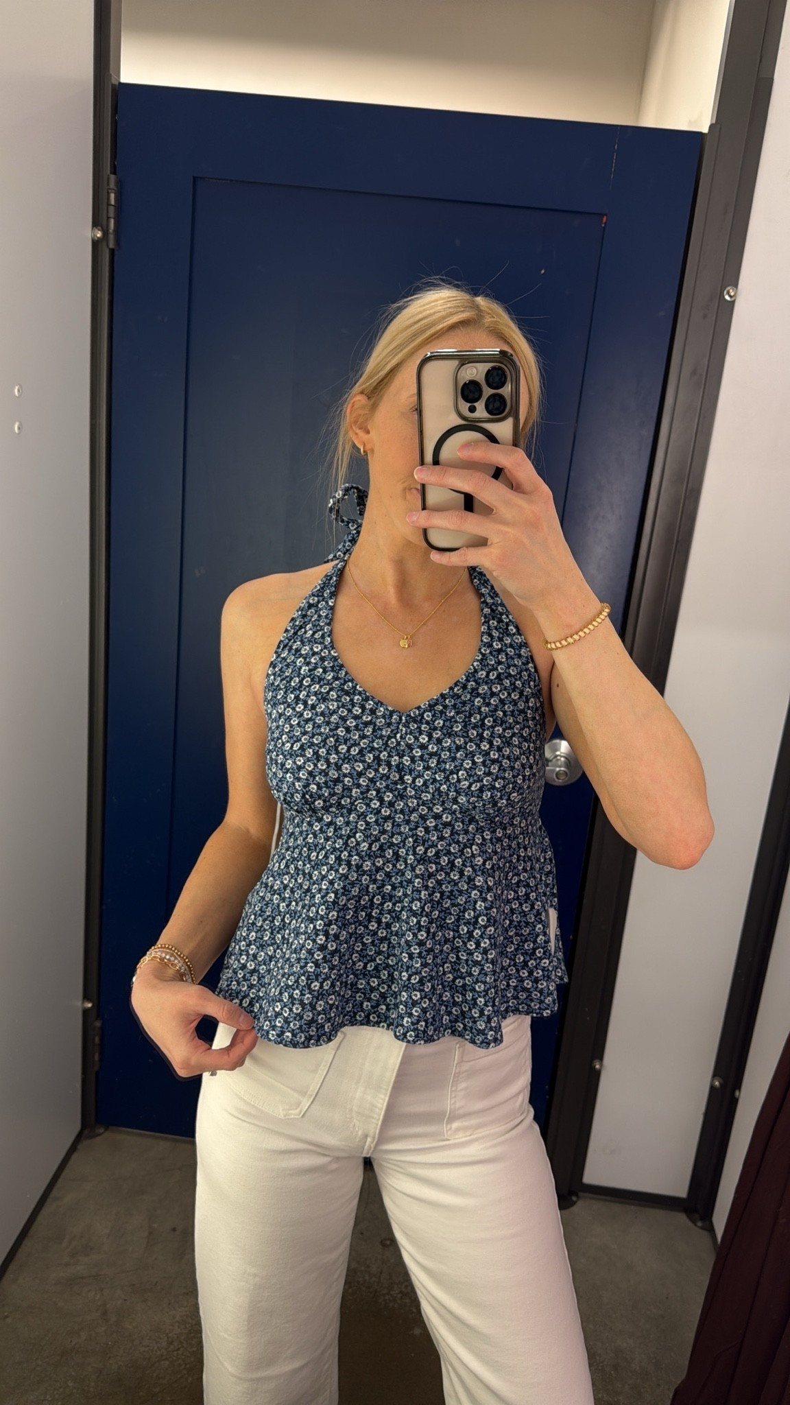 Old Navy try on for Summer! ☀️

Old Navy has so many cute Summer outfits!! My floral halter top is under $25! I grabbed a few Summer outfits I’ll link below!

The white jeans i’m wearing are from Madewell. These are the Emmy wide leg jeans. I love the patch pockets!


Old navy finds, summer outfit ideas, floral top, white jeans outfit, casual outfit, old navy tops

#LTKSeasonal #LTKootd #LTKSaleAlert
