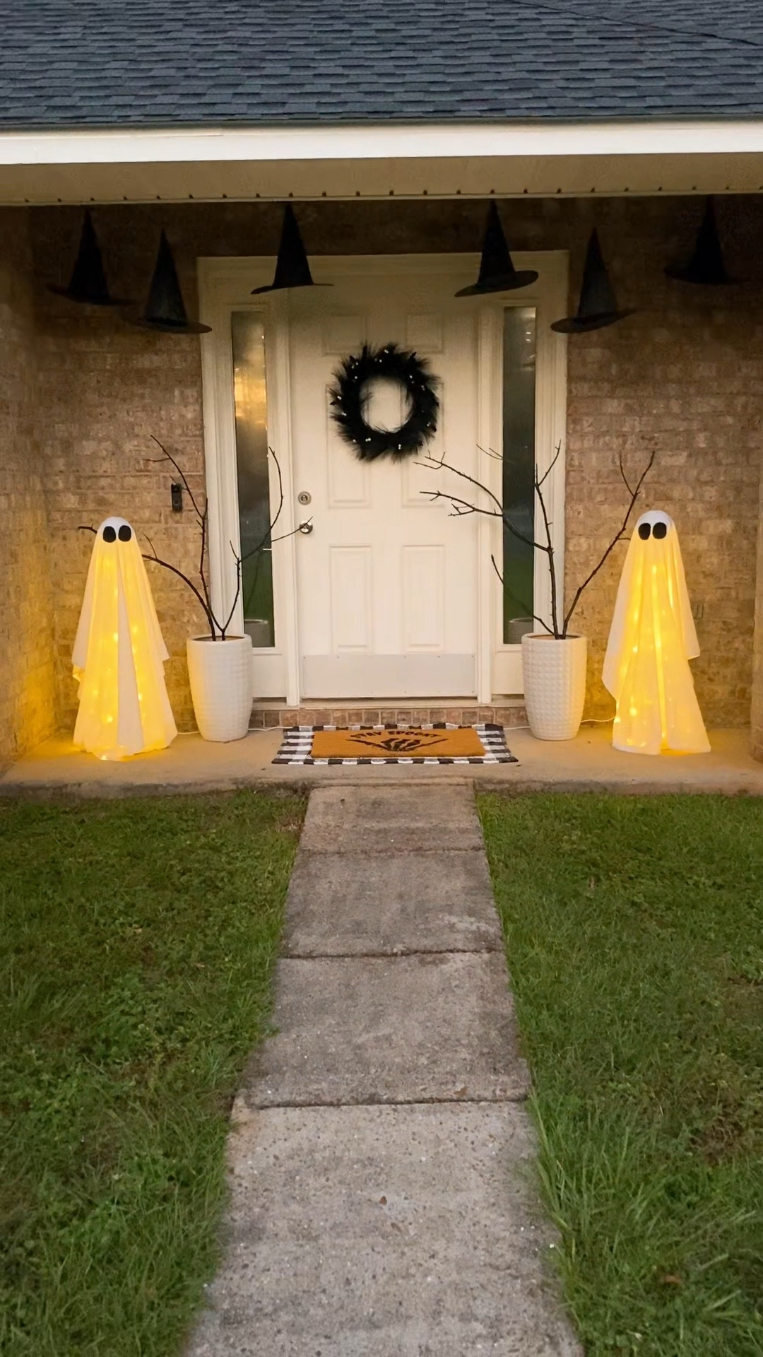 Decorate my porch with me for Halloween! 

Porch decor, porch styling, Halloween decor, Halloween vibes, spooky, ghost, pottery barn dupe, crate and barrel dupe, front porch, home styling, holiday decor, fall sale, amazon finds, diy, front door decor

#LTKHalloween #LTKSeasonal #LTKFindsUnder50
