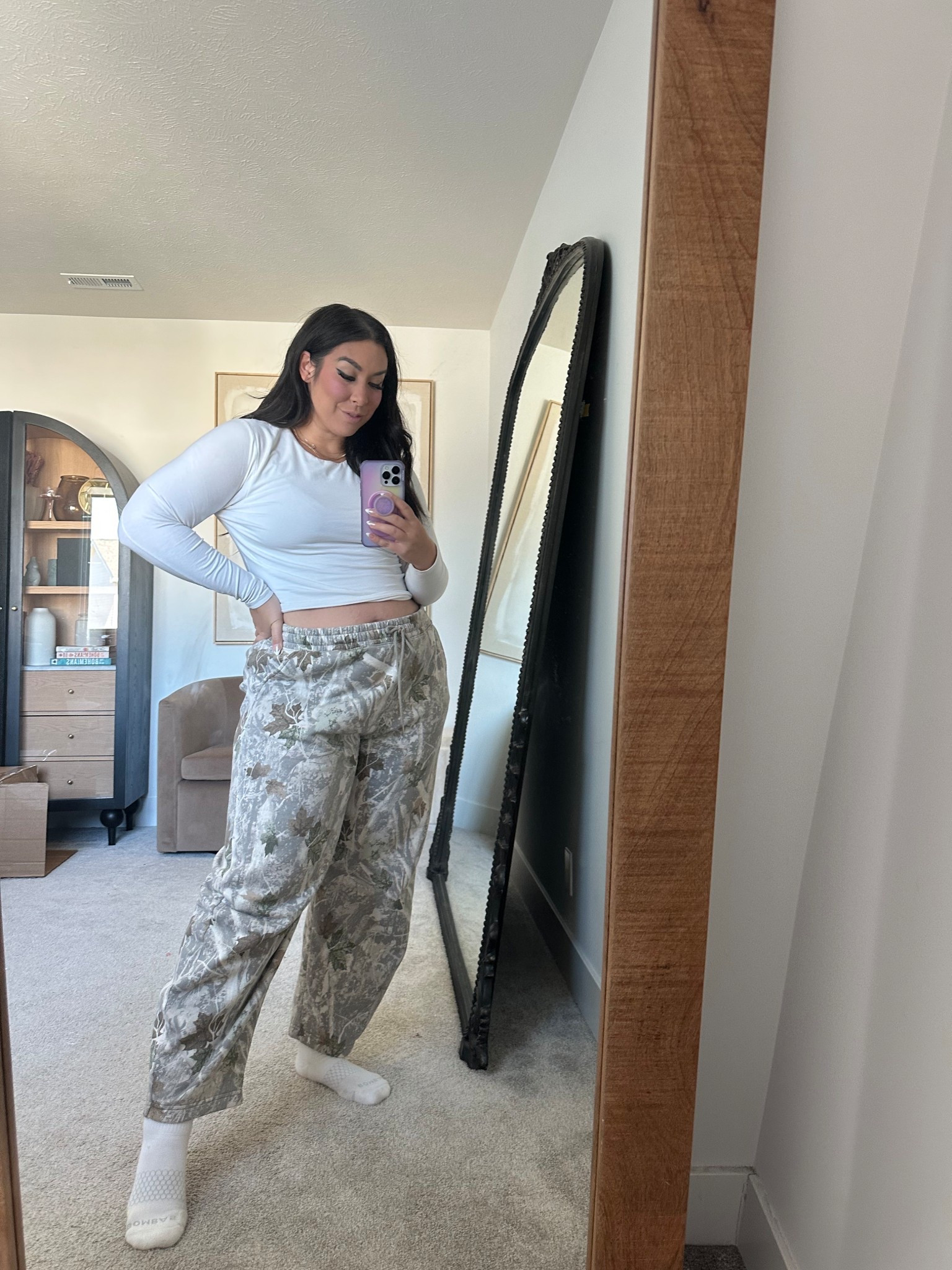 #AbercrombiePartner #Ad @Abercrombie Size up to xl in pants
Camo pants
Midsize casual outfit 
Code AFBONNIE 

#LTKMidsize #LTKStyleTip