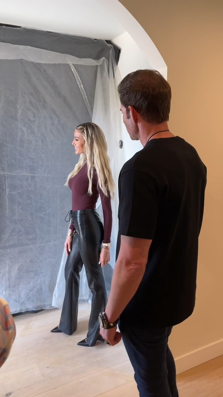 This Ken loves flipping houses only when Barbie’s around 💗 @tarekelmoussa

#LTKShoeCrush #LTKStyleTip #LTKVideo