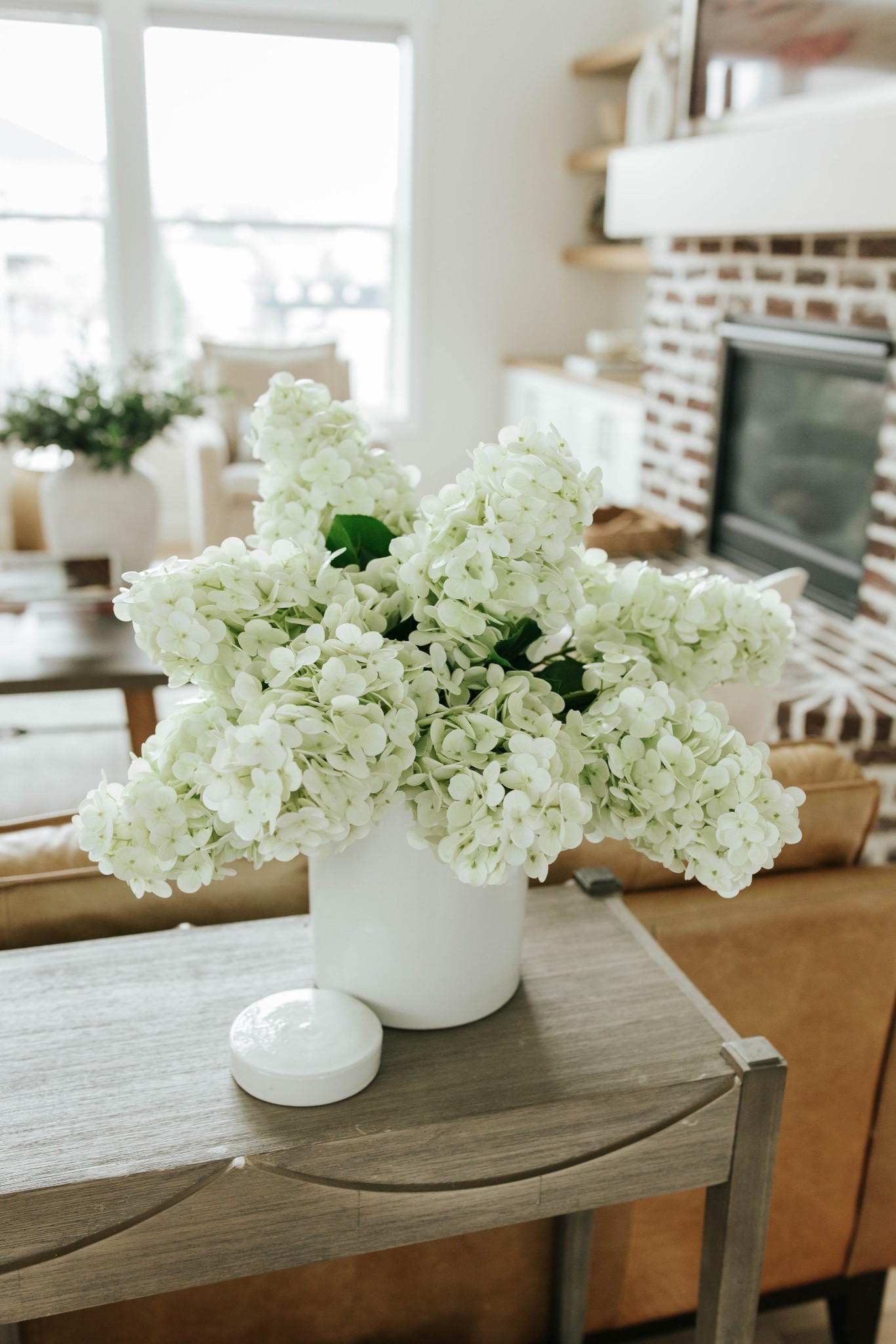 my partner code BETSY gives 30% off at the crowded table ♥️

i wasn’t able to link the vase, but it is available under “betsy’s home” on the crowded table co’s website. 

#LTKSeasonal #LTKHome #LTKSaleAlert