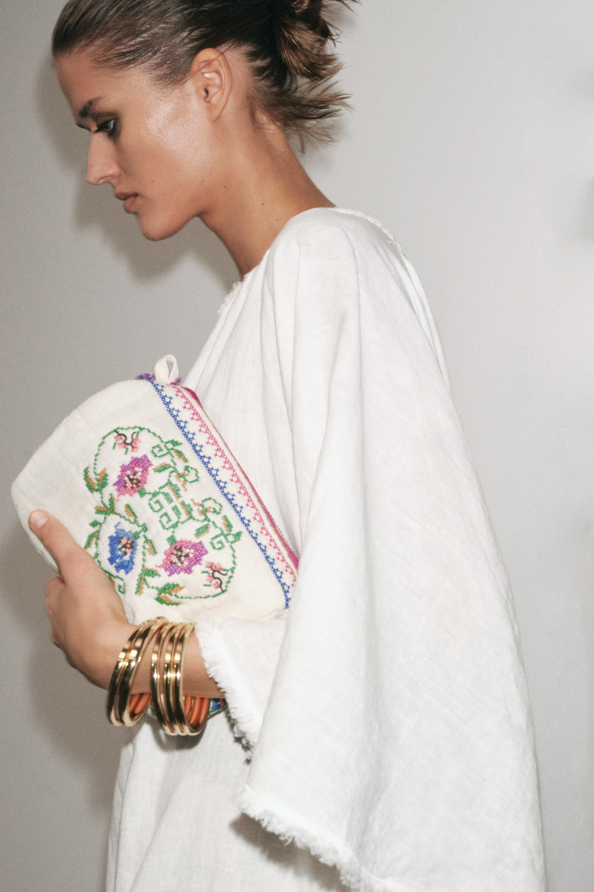 EMBROIDERED QUILTED TOILETRY BAG | Zara US