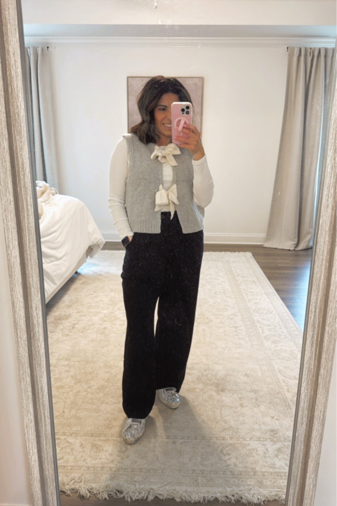 Love this amazing outfit! The pants are amazing and come in petite for us short girls!