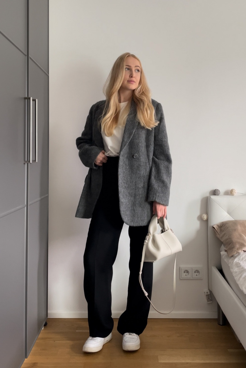 Basic outfit idea 🤍 bag is from Polène ,,Numéro Neuf Mini“ 🫶🏼

#fashionblogger_de #bloggeroriginal #outfitstyle #fashionsummer
#Summeroutfit #outfitpost #styleblogger #summervibes #fashionhypeclub #styleonpointsy

🗝️ blazer grey set style styling stylist basic basics black pants capsule wardrobe idea bag ideas simple classic classy casual smart dressy day errands shopping date summer spring outfit outfits blazer fashion inspo inspiration ootd outfit of the day grwm getting



#LTKfit #LTKsalealert #LTKSeasonal
