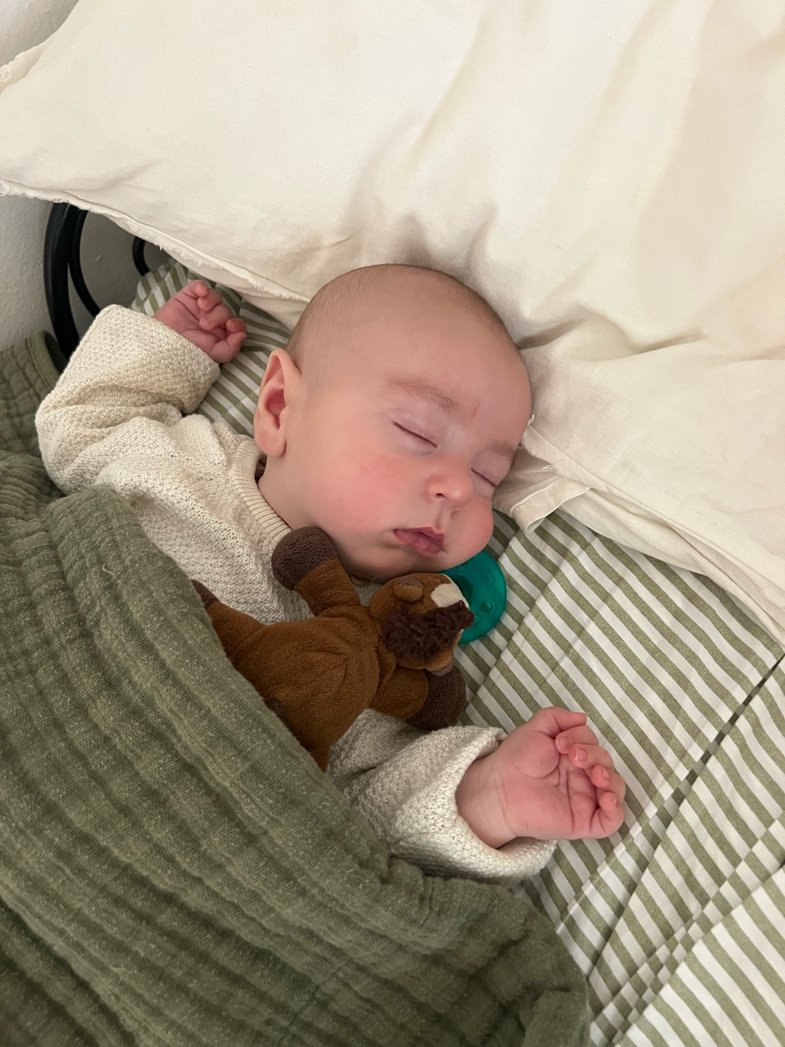 Sleepy baby in a muslin blankett

#LTKBaby #LTKKids #LTKHome