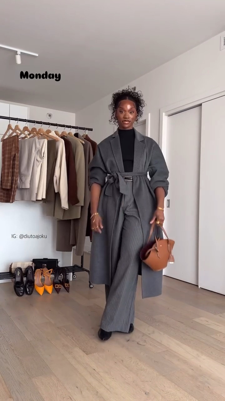 Pick your FAVE?☺️ SAME PANTS Outfits from Monday to Friday
Hopefully it’s helpful for you babies struggling to put outfits together!🥰
•
•
ALL OUTFITS will be linked in my LTK tonight
•
•
•
•
•
•
•
#wearingvsstyling  #fallfashiontrends #womensoutfitideas #womensoutfits #outfitinspiration #outfitideas #jeansoutfit #minimaloutfit #simpleootd #fall2024 #autumn2024 
#fashionstylingtips #ootdinspiration #stylingvideo #blueoutfit #outfitvideo #cleanoutfit #minimaliststyle #minimaloutfits  #falloutfitideas

#LTKWatchNow #LTKWorkwear #LTKStyleTip