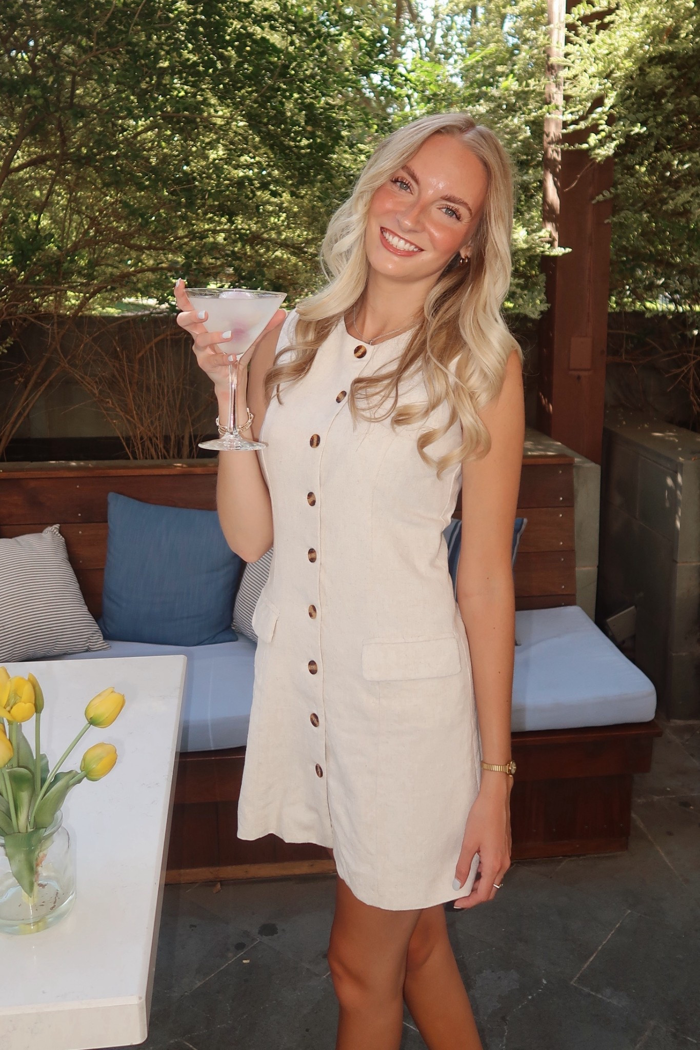 my favorite linen mini dress! perfect for the summer heat 🌞