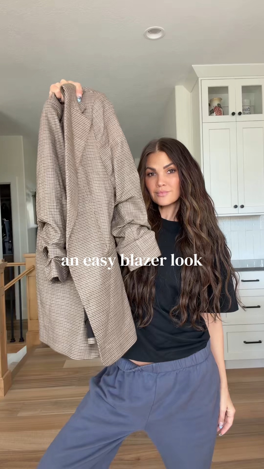 An easy look you can make with any blazer for day or night! 
(linked some favorites) 

Necklace: Twisted Silver - Use: Kristin20 
Bag: Coach
Boots: Dolce Vita 
Perfume: Phlur 
Watch: Bun Bun O’Clock on IG


#LTKootd