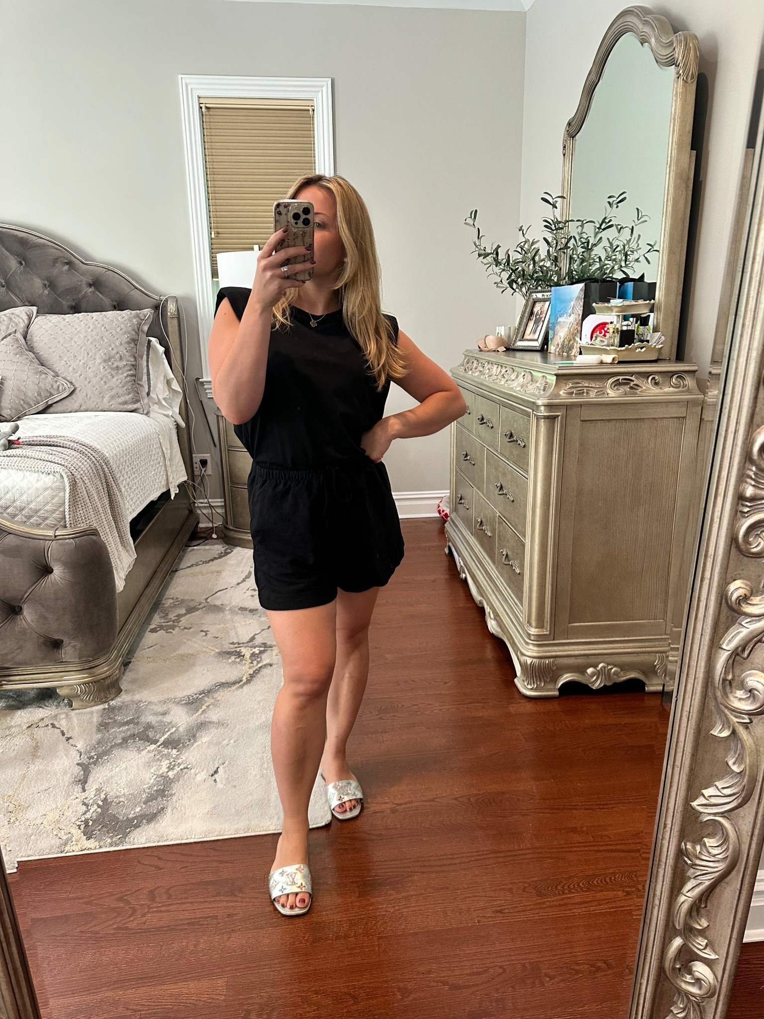 80degrees outside #ootd 

#LTKStyleTip #LTKFindsUnder50 #LTKSaleAlert