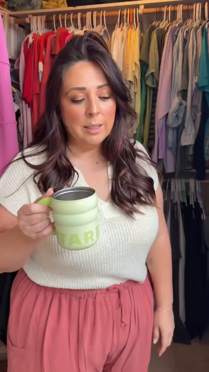 Curvy Closet Diaries 🪩

Sometimes you just want to add some fun to your outfit- a smiley graphic tee and chunky jewelry made it for me!

Shirt old from @dressedinlala
Necklace from @anniebee27
Best pants ever- comment PANTS and I’ll send them over