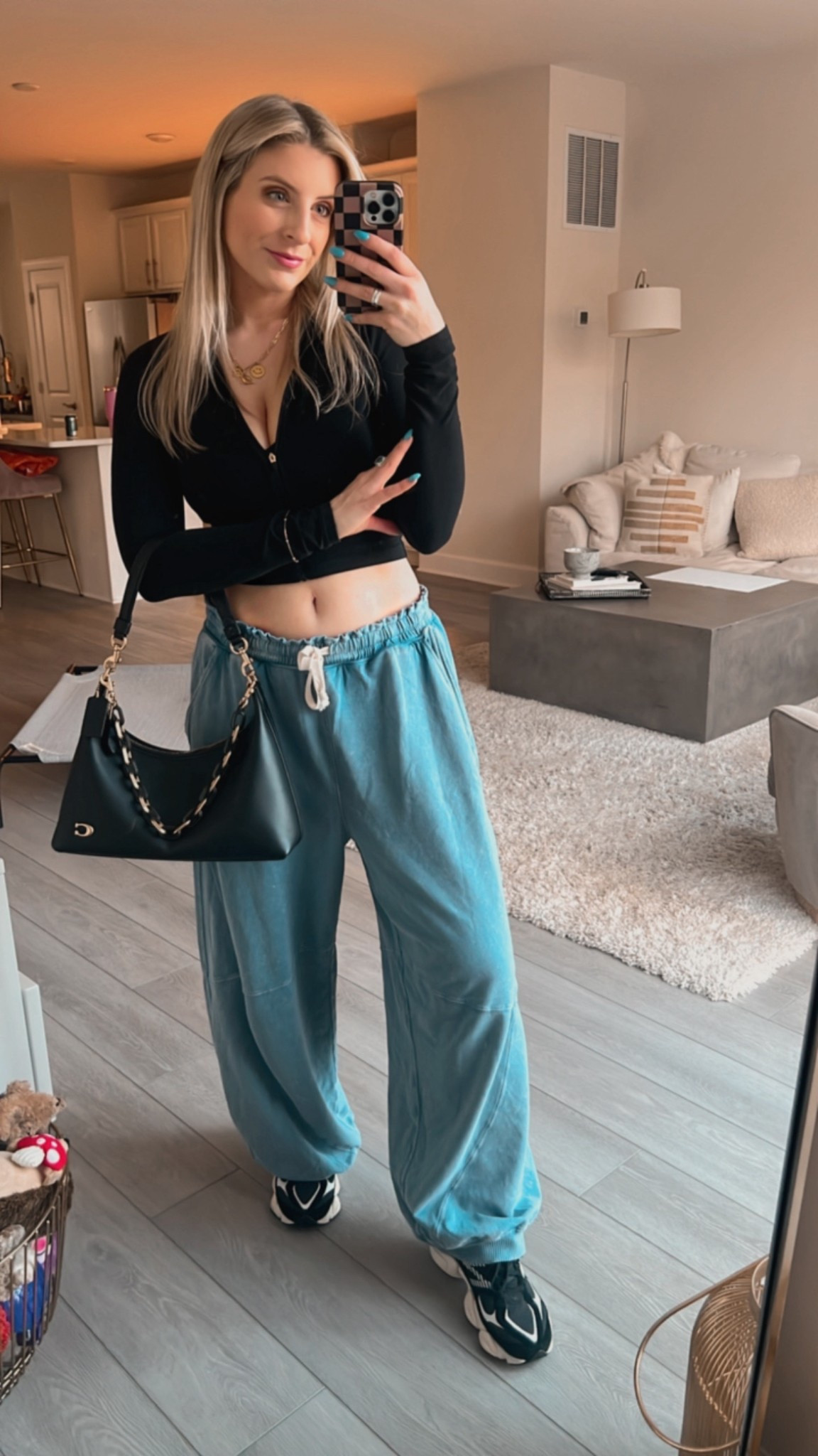 🩵🖤

#LTKSaleAlert #LTKFindsUnder50 #LTKItBag