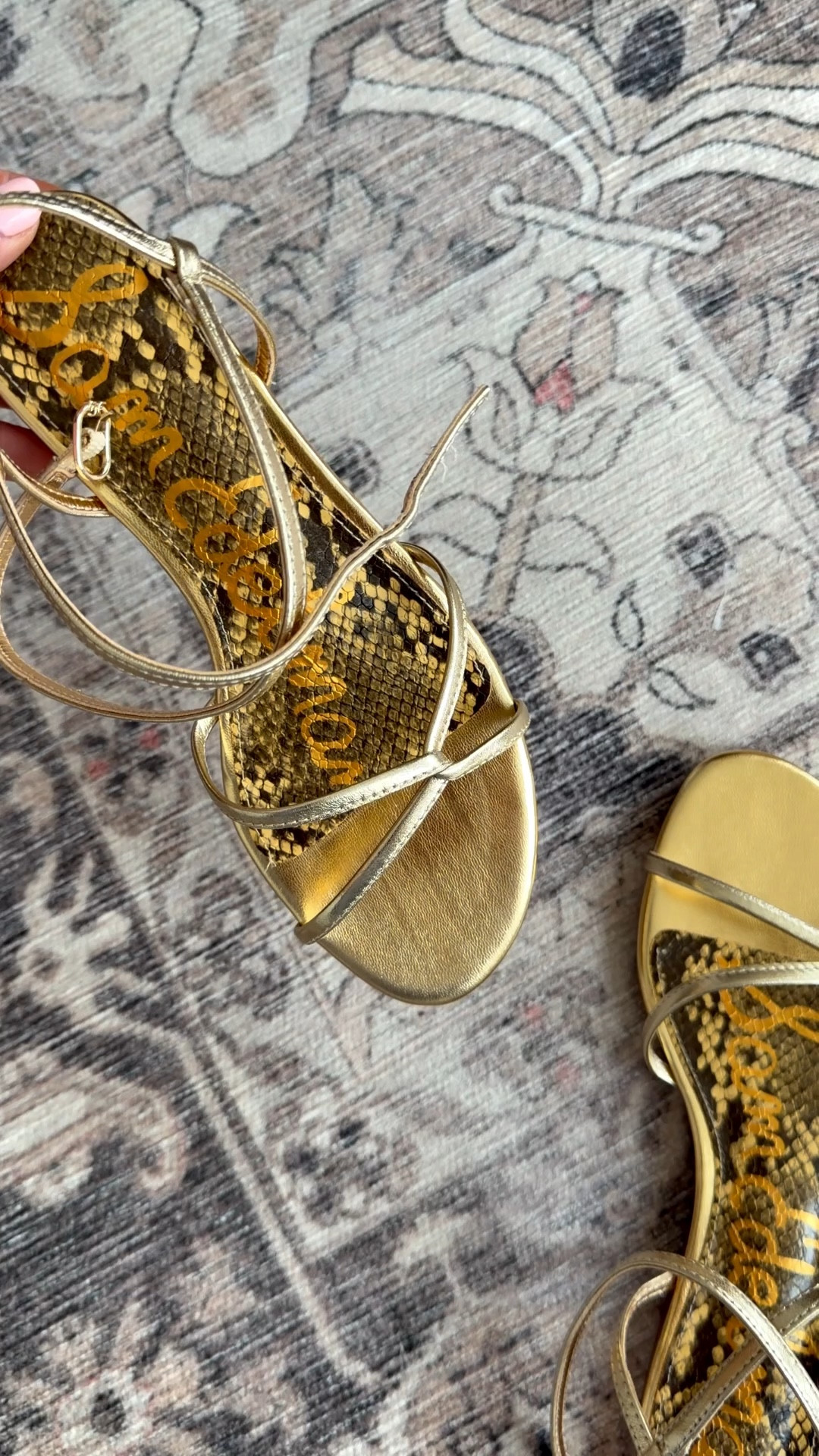 Found a go with everything pair of sandals with no break in period! Not on the toes, padded footbed and thin straps. 

Shoes: true to size 

#LTKPetite