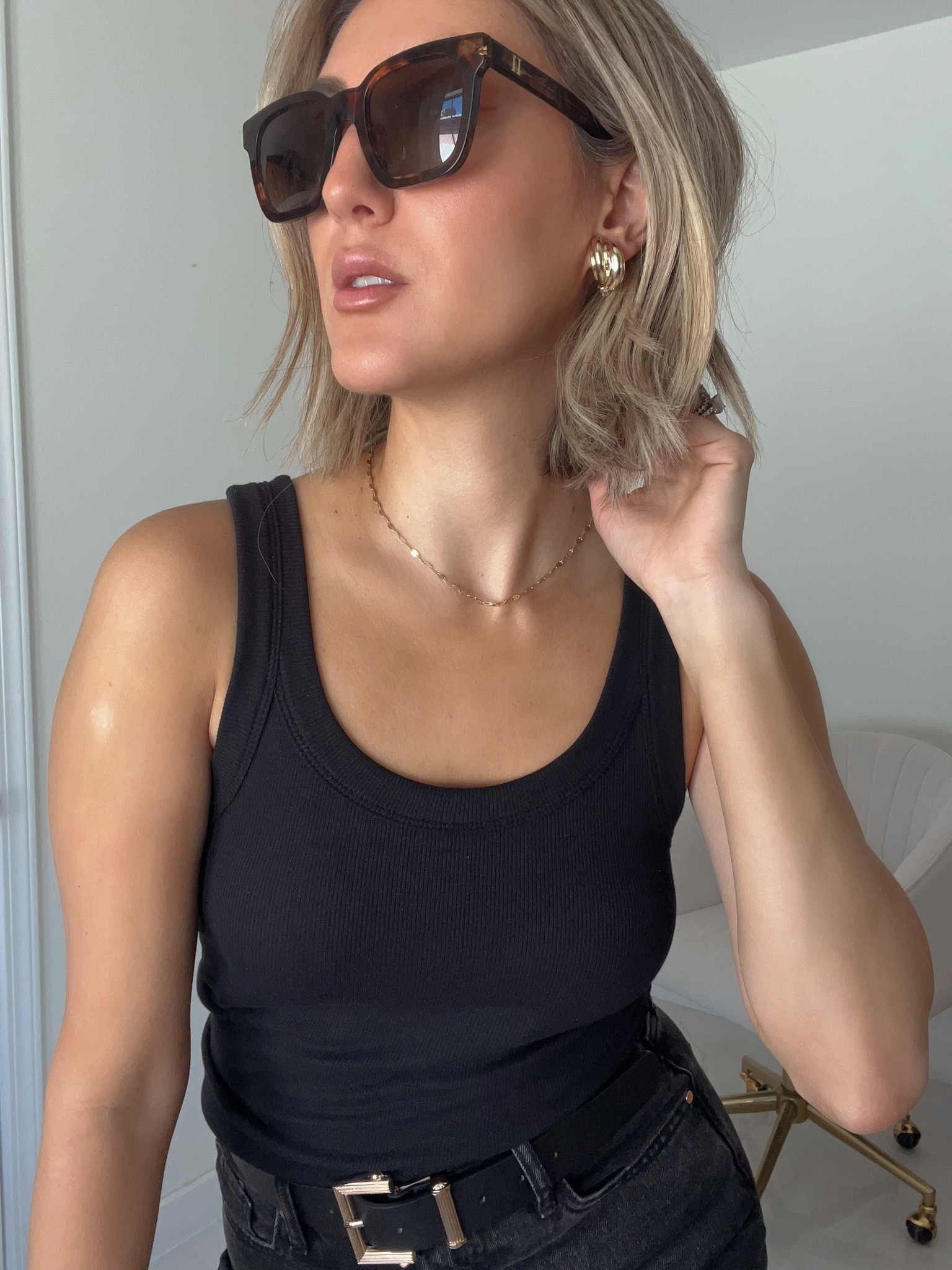 Black scoop tank top - runs TTS, wearing small, CODE ES-LUXY10
Basic tanks 
Fall outfits 
Capsule wardrobe 
Layering tops 

@easystandard.co #easystandard #ad 

#LTKfindsunder50 #LTKfitness #LTKSeasonal