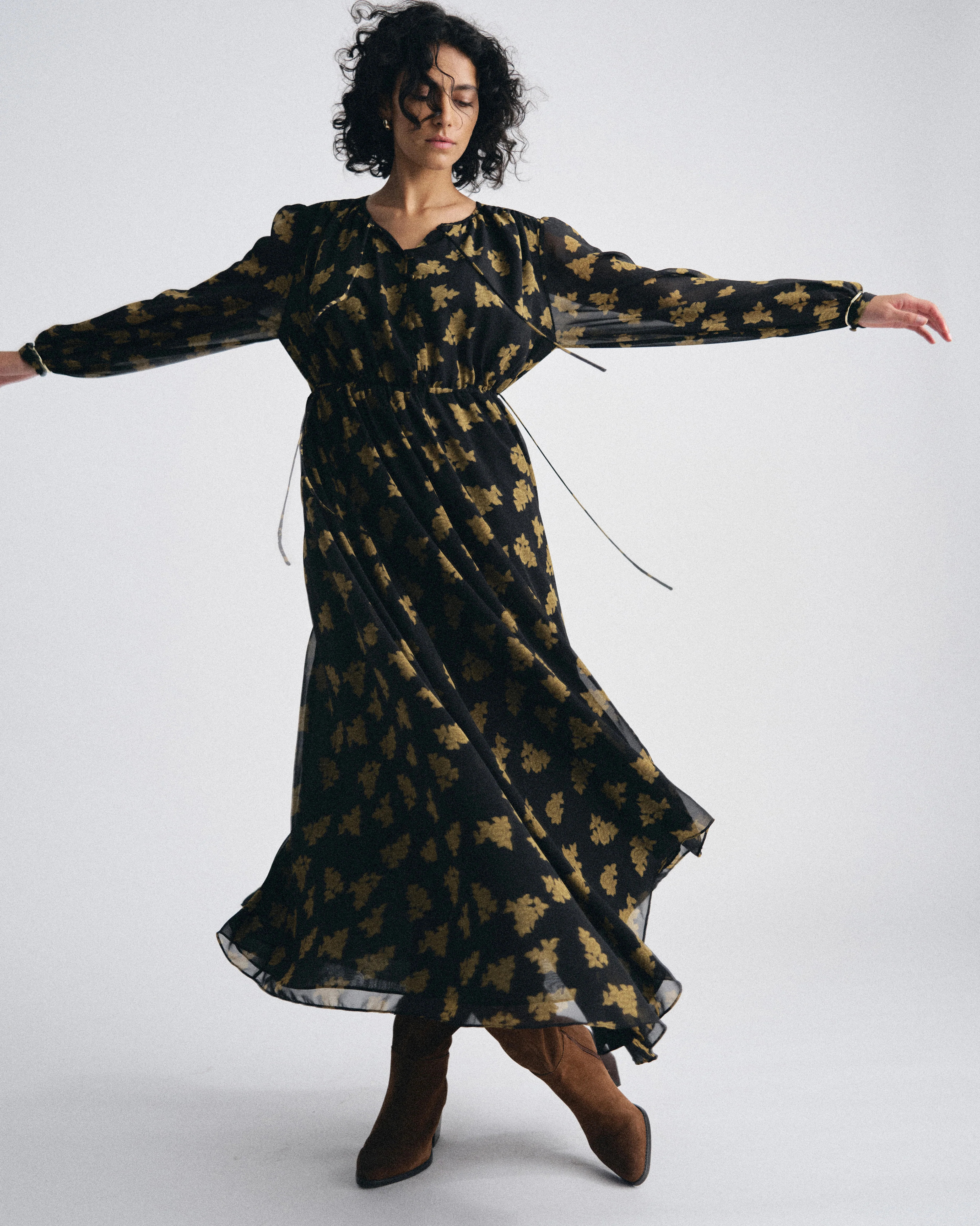 Karina Chiffon Dress - Gold Heirloom Print | Universal Standard