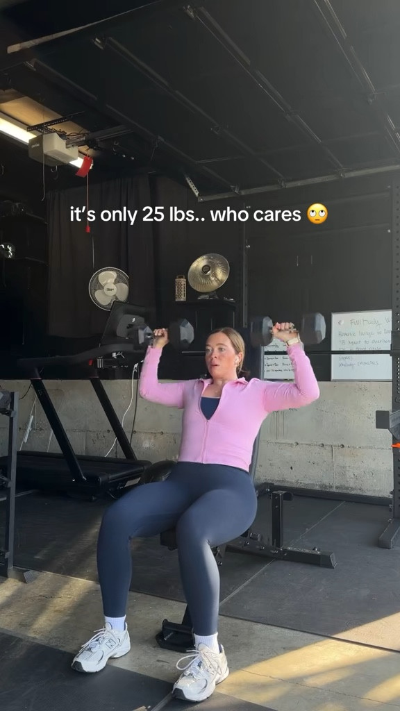 Midsize Gym Outfit of the Day 💕💙 size 10 | M\L | 5’4” 

#LTKMidsize #LTKfitnessgoals #LTKActive