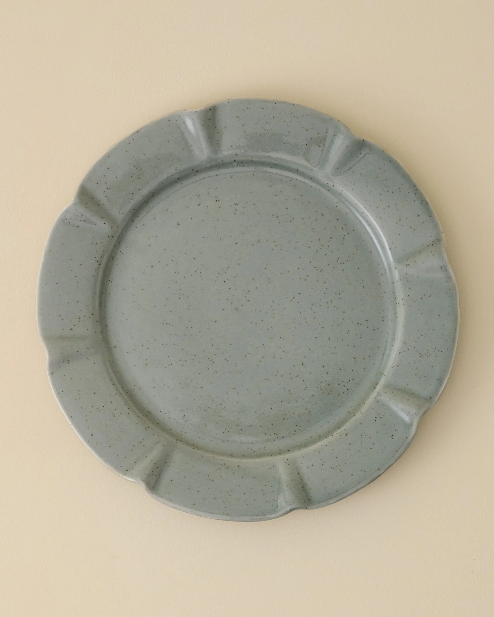 Green Speckle Heirloom Scallop Plate | Magnolia