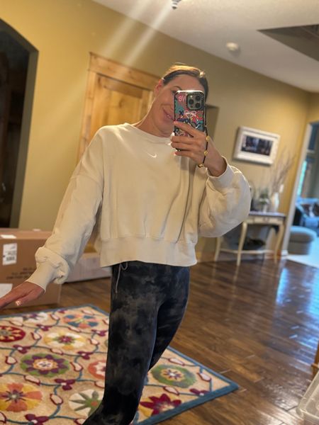 Wearing my oversized Nike sweatshirt with lululemon align leggings and Nike sneakers. This sweatshirt is the perfect oversized fit. Wearing size small in sweatshirt. Size 4 in leggings. Size 7.5 in sneakers. 

#LTKActive #LTKShoeCrush #LTKStyleTip