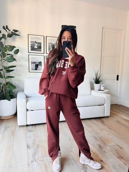 Sweatsuits please- wearing an XS in the top and bottom and it still has an oversized fit. Recommend sizing  down 

#LTKstyletip #LTKtravel #LTKfitness