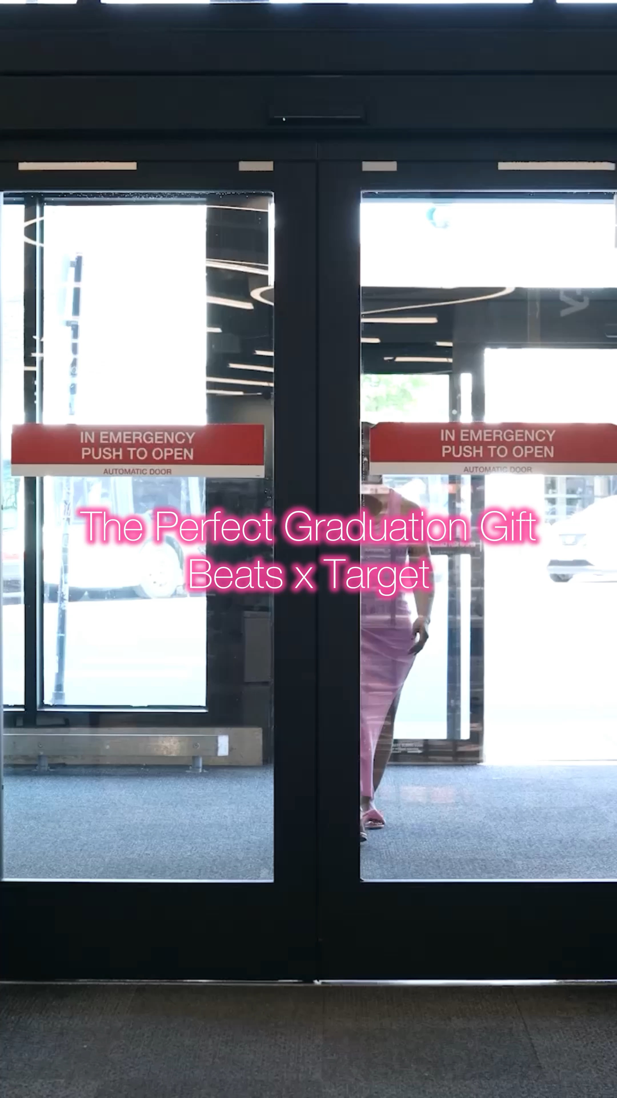 #Ad If you’re still in search for the perfect gift for the high school graduate in your life, look no further! I’m grabbing the new @beatsbydre Beats Solo 4, from @target, for one of the many graduates in my life! 👨🏽‍🎓👩🏽‍🎓

I love the latest color options and decided on the Cloud Pink color but there’s something for everyone, the Slate Blue and Matte Black are equally as stylish!! Not only that, they last ALL day, are comfortable, and look amazing! 



#Beatsheadphones #TargetPartner #GraduationSeason
