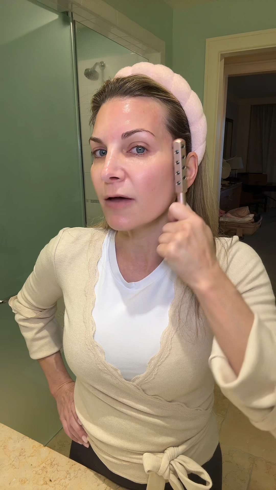 Snatched in a flash.
The UpLift Facial Massage Roller lifts, tones, and de-puffs in minutes. 🤍

#LTKBeauty