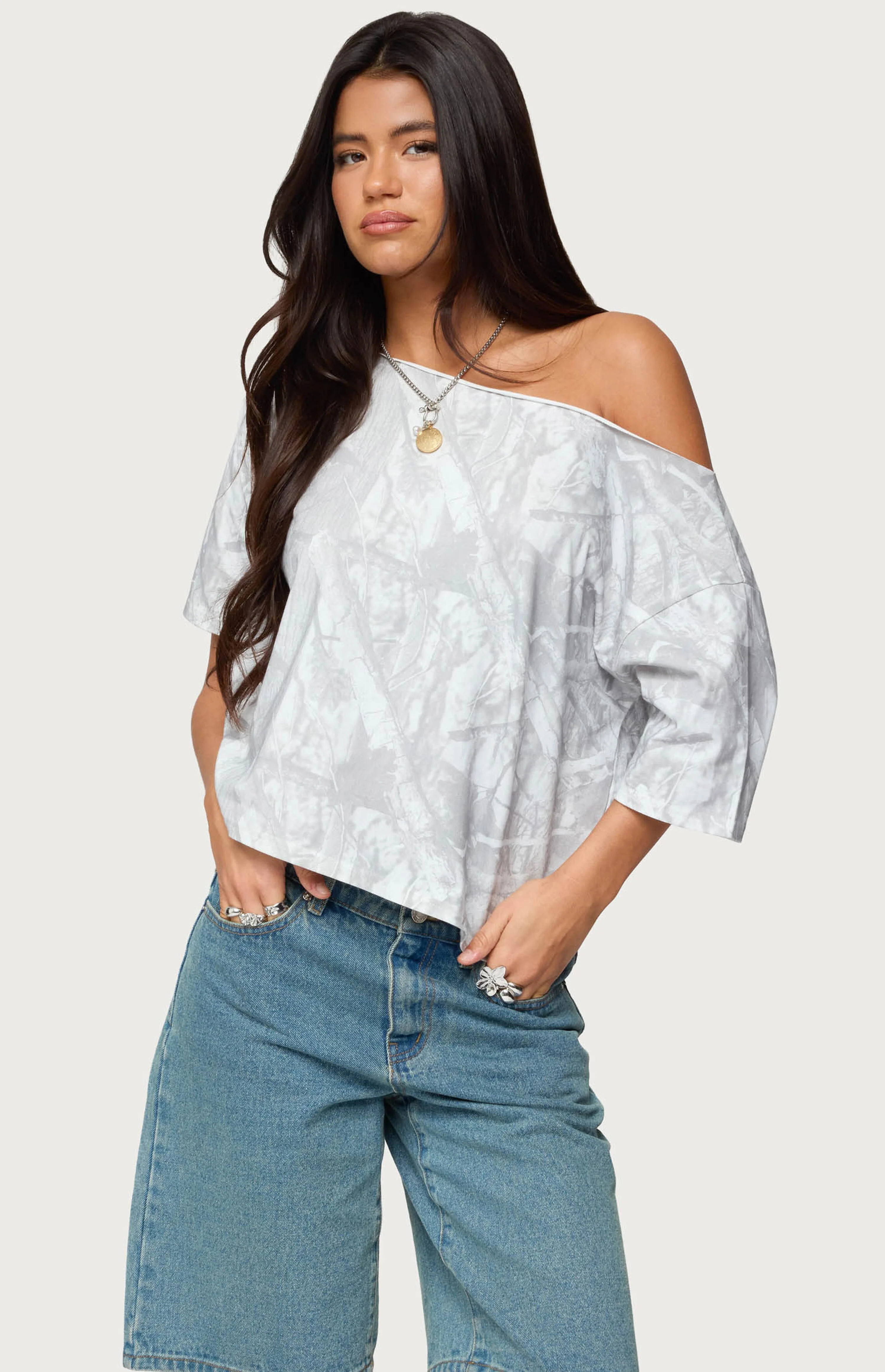 Edikted Davida Off Shoulder Camo Top | PacSun