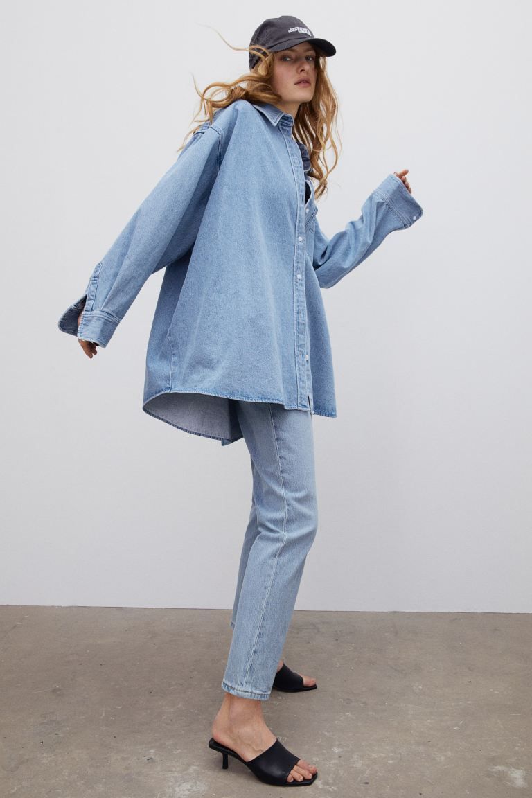Conscious choice  New ArrivalOversized shirt in cotton denim. Collar, buttons at front, and yoke ... | H&M (US + CA)