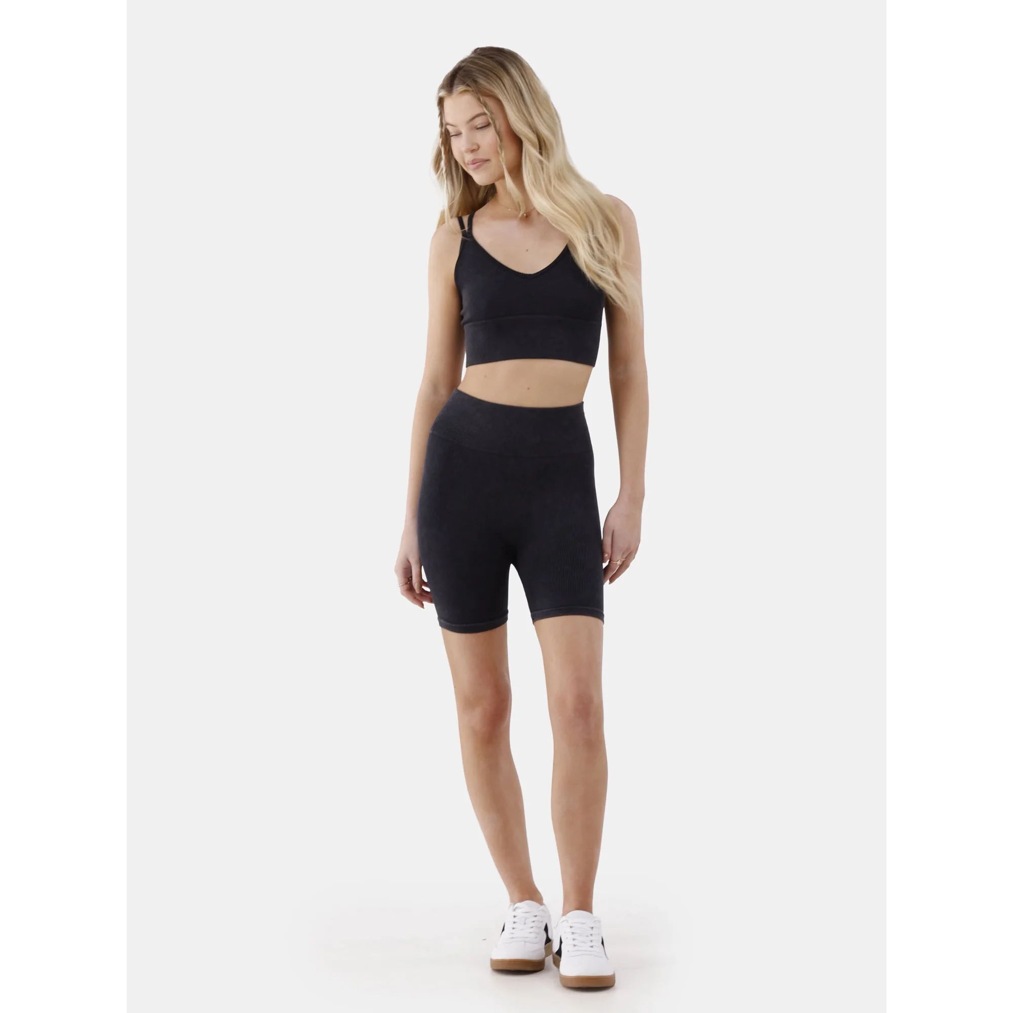 No Boundaries Ribbed Seamless Cami and Shorts Set, 2 Piece, Women’s - Walmart.com | Walmart (US)