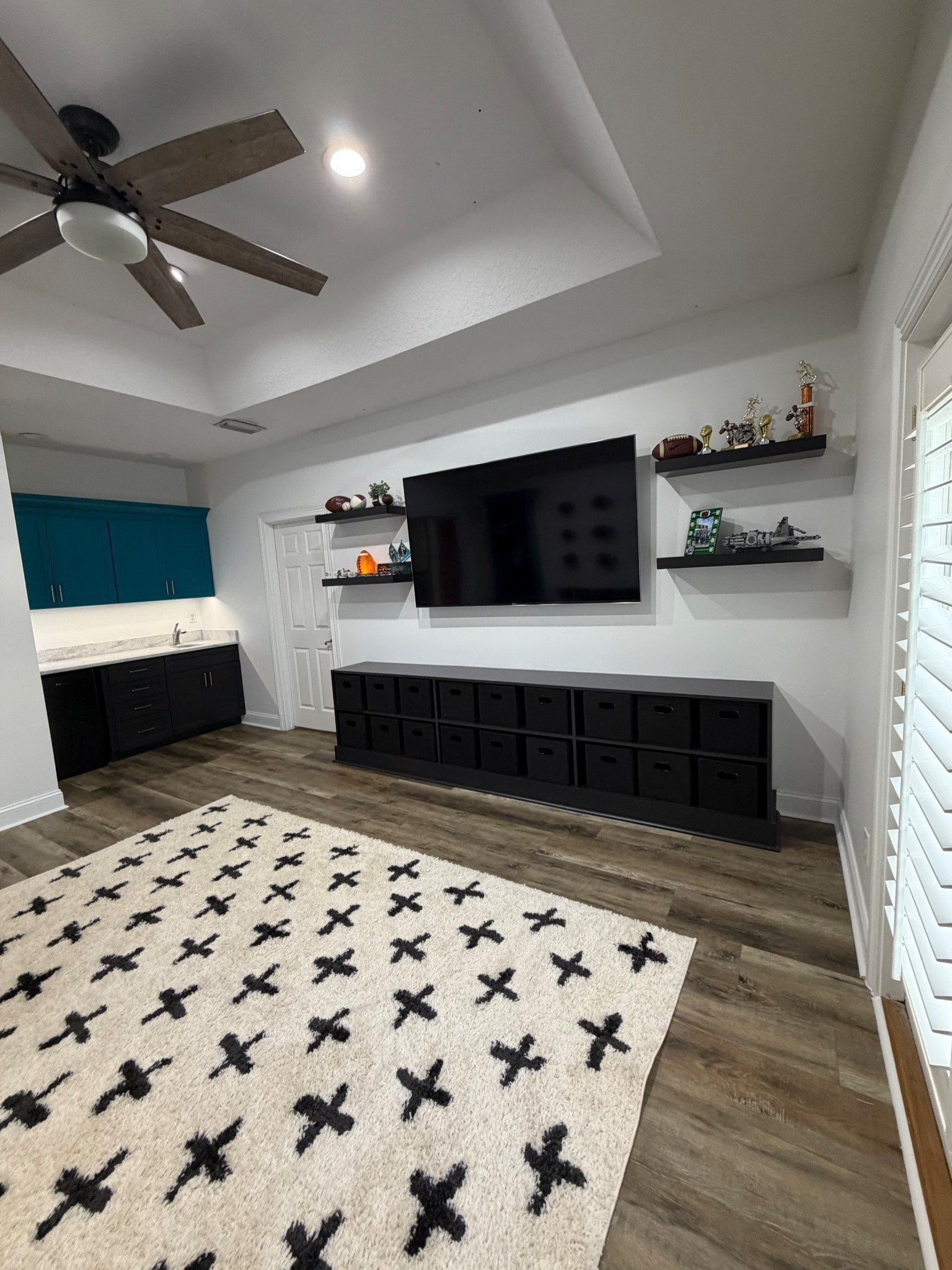 #Ad Football themed playroom makeover ✨
Linked in my Ltk is:
• convertible sofa
• toy storage bins & baskets 
• rugs & accessories
I found so many great pieces for this space at @Wayfair. #Wayfair #WayfairPartner



#LTKHome