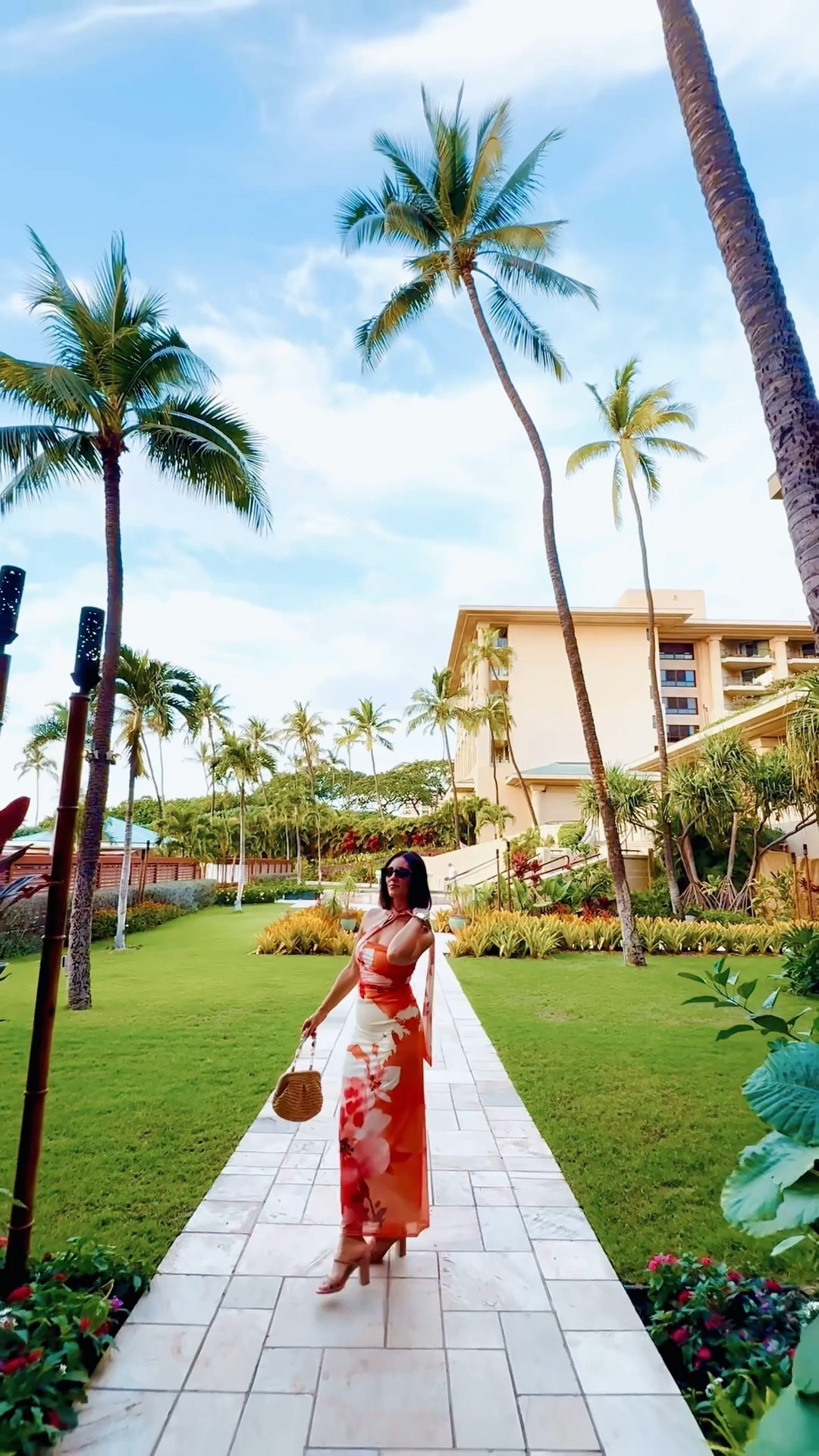 A moment for the dress in Maui 🌺☀️🧡 celebrating KT gramdiatehts 50th in paradise 

- size small dress - nuuly rental, but linked the look for less on Amazon and several other tropical dresses for vacation or special occasions 🥂🌸🌊

#LTKTravel #LTKOver40