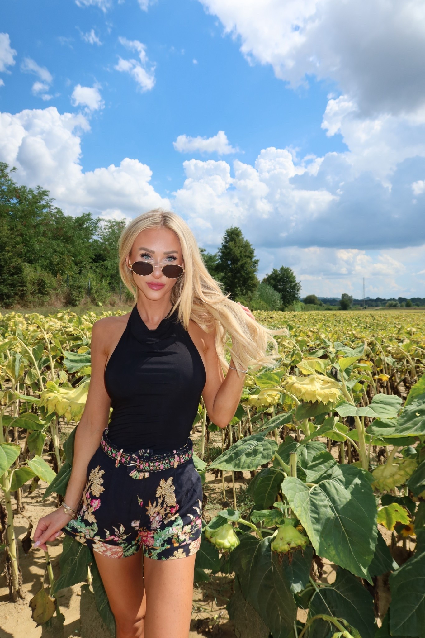 Black floral print tailored shorts with black fitted halter neck top that can be dressed up or down. Top is Amazon find! Have in multiple colors
Shorts XXS 
Top XS

Daytime vacation outfit 
Black daytime outfit 
Shopping outfit 
Tailored shorts with buckle 
Matching set


#LTKFindsUnder50 #LTKTravel #LTKStyleTip