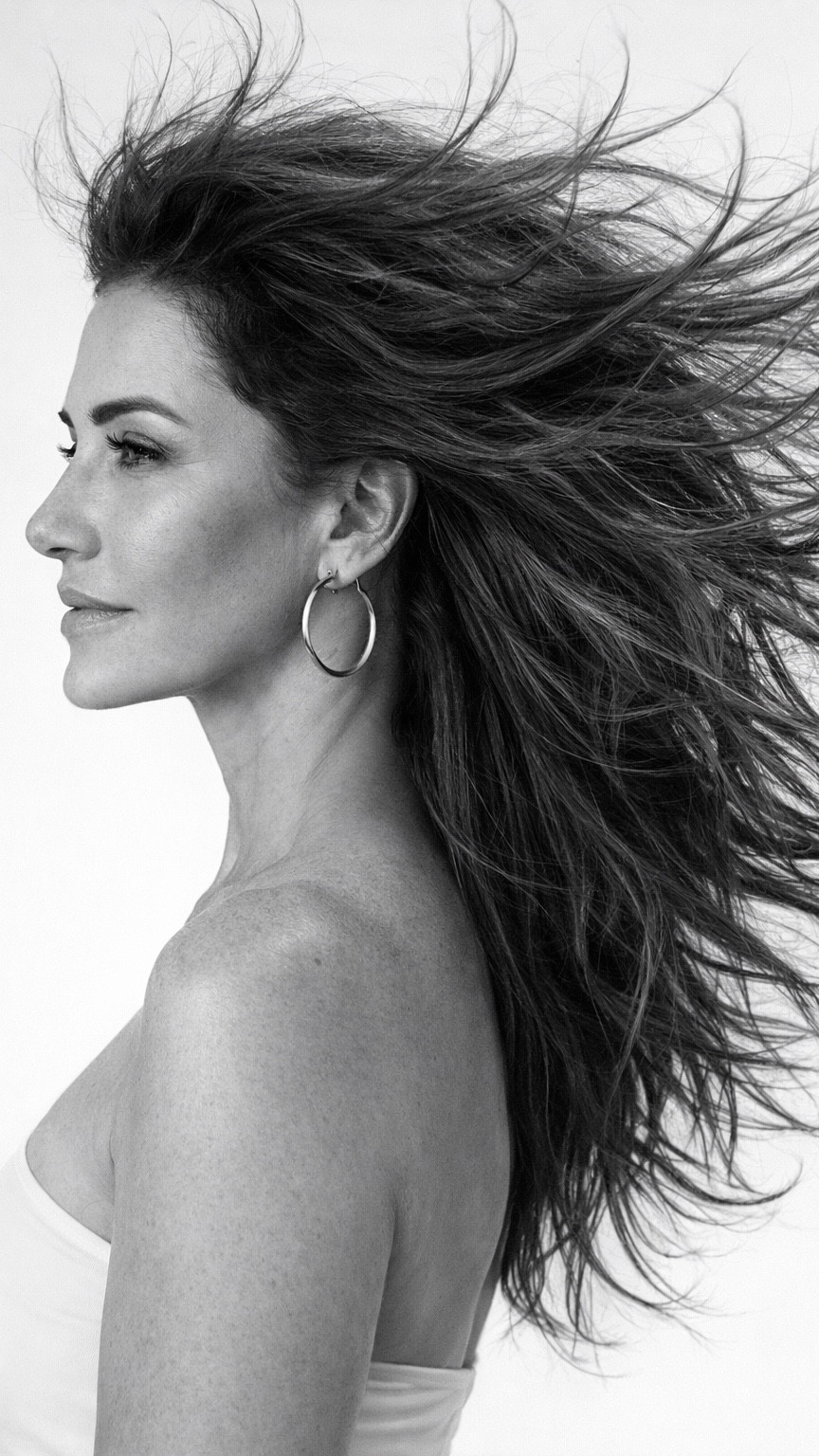 The Hair Treatment That Changed Everything 💁‍♀️✨

K18 is worth the hype! This 4-minute miracle worker actually repairs damaged hair from the inside out.

Why I’m obsessed:
Unlike conditioners that just coat your hair, K18 penetrates deep to rebuild broken bonds. It’s science-backed and actually works. My hair feels stronger, smoother, and healthier after every use.

How to use:
Shampoo, skip conditioner, apply K18 to damp hair, wait 4 minutes, style as usual. That’s it!

Best for:
	∙	Color-treated hair
	∙	Heat damage
	∙	Bleached or highlighted hair
	∙	Anyone who wants stronger, healthier hair

I use it 1-2x per week and the difference is incredible. Softer, shinier, less breakage!

#LTK #LTKbeauty #LTKfindsunder100 #K18Hair #HairTreatment #HairCare #HealthyHair #HairRepair #BeautyFinds #HairGoals